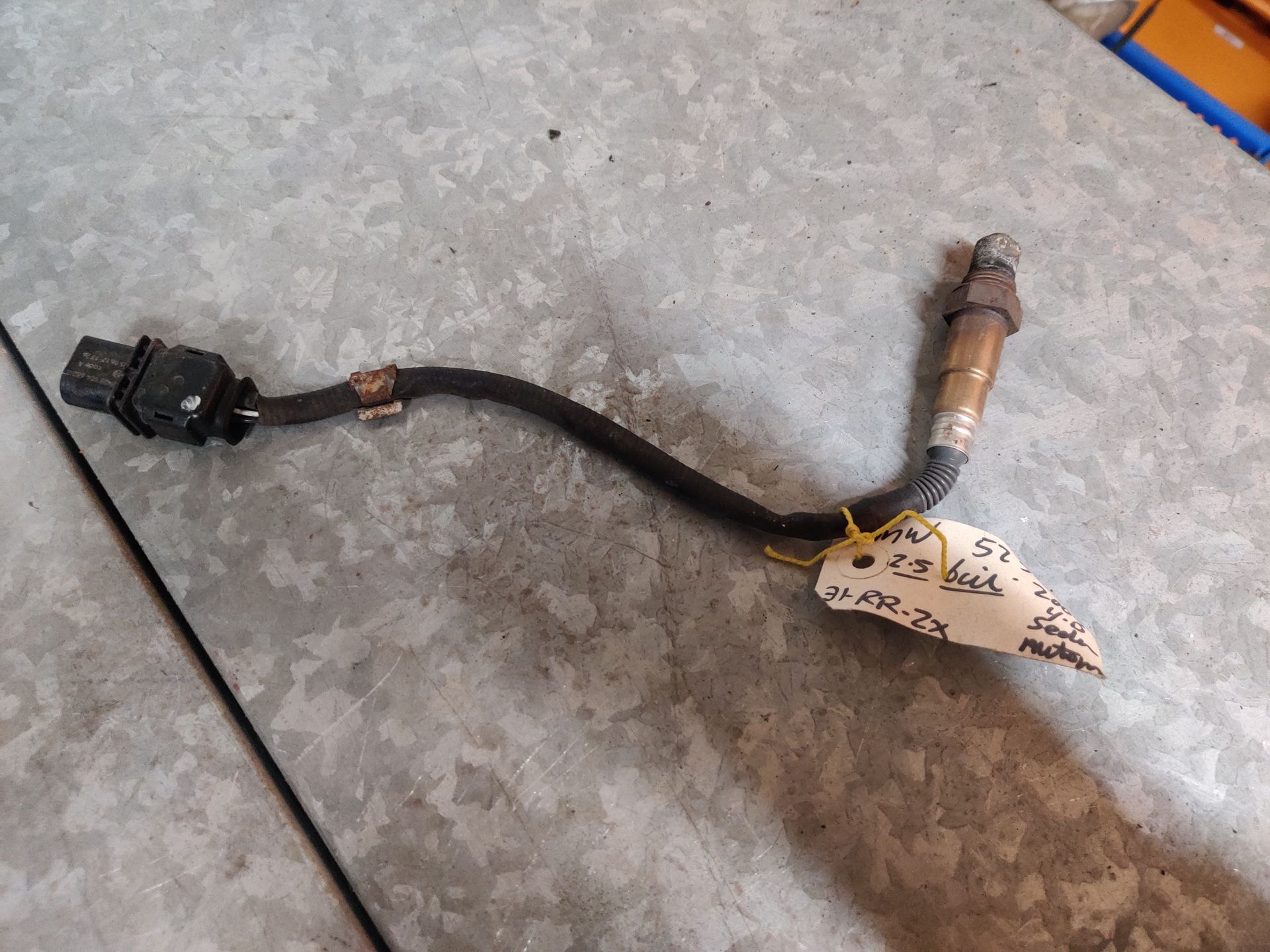 Lambdasonde BMW 525i bij Stegeman in Exel. Tel 0573421372