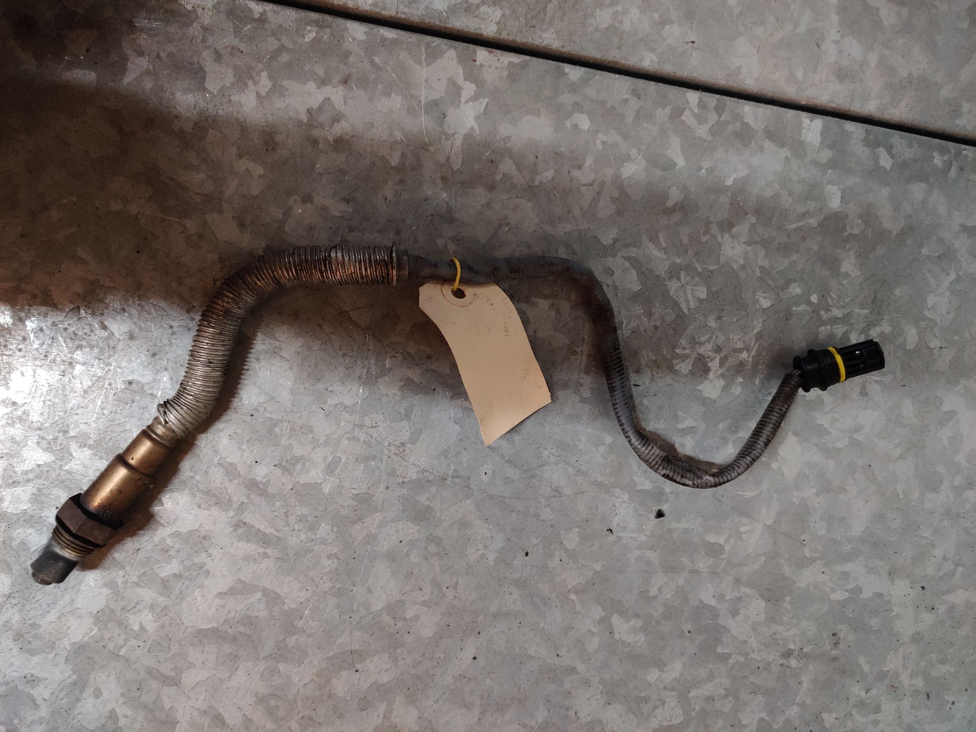 Lambdasonde BMW 525i bij Stegeman in Exel. Tel 0573421372