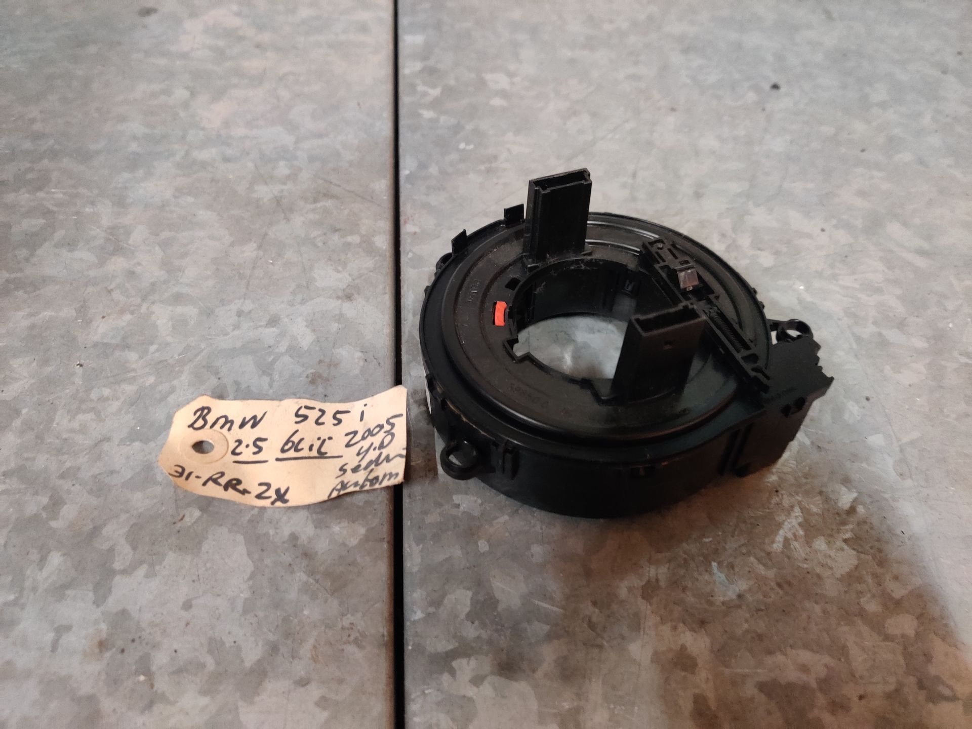 BMW 525i airbagring uit 2005.