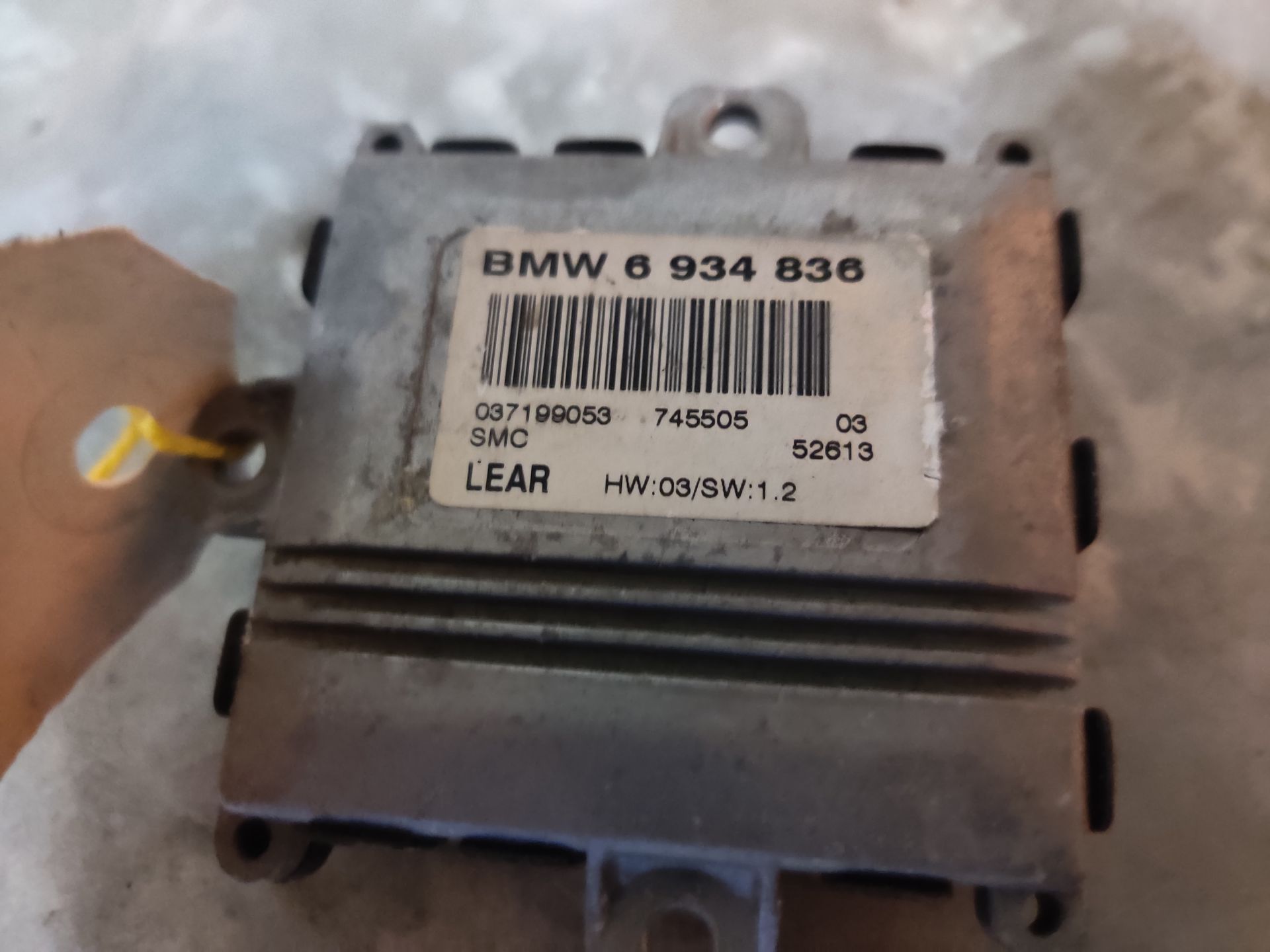 BMW 525i module bochtverlichting uit 2005.