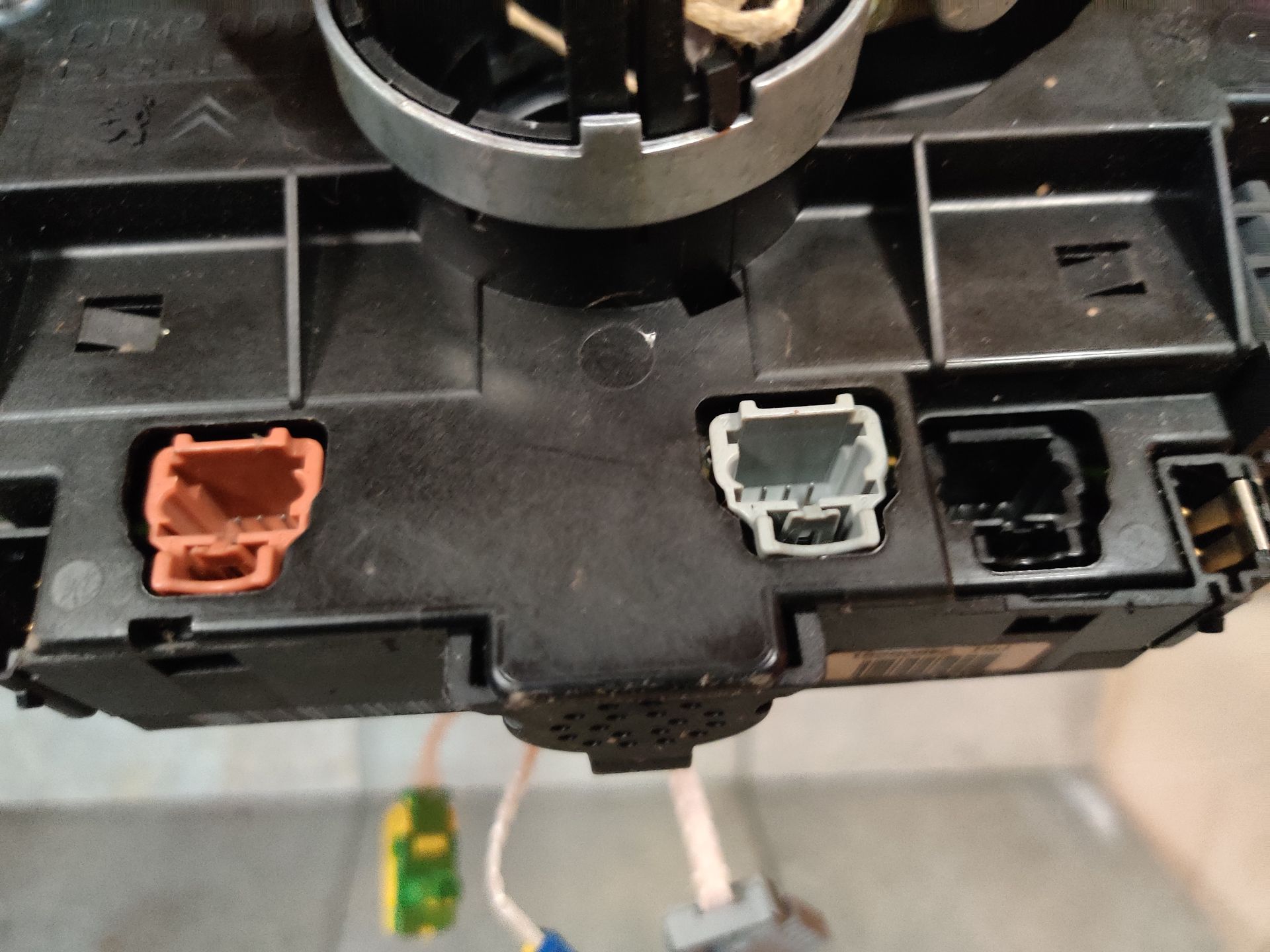 Peugeot 307 stuurkolomschakelaar met cruise en radio bediening uit 2005.