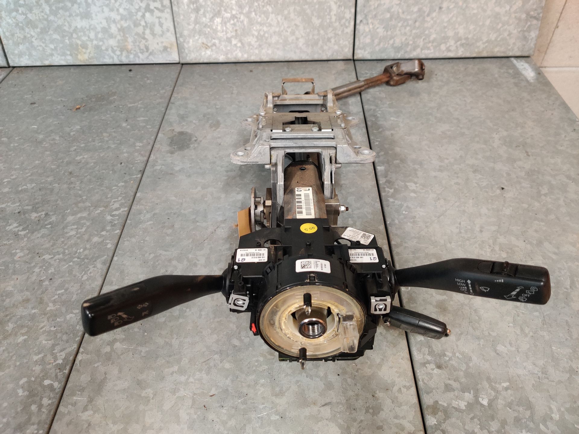 VW Golf 5 compleet stuurkolom met contactslot en sleutel uit 2008.