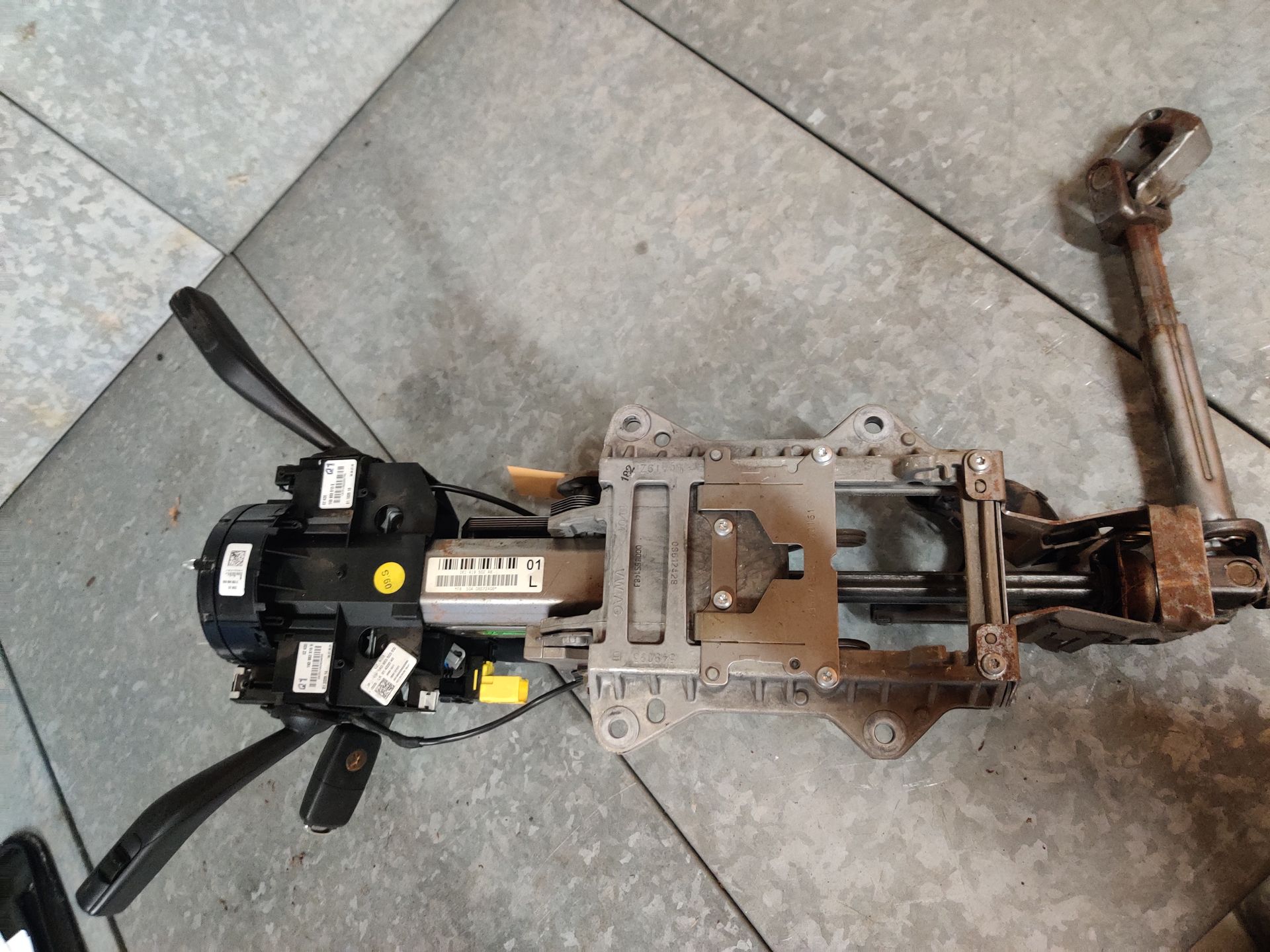 VW Golf 5 compleet stuurkolom met contactslot en sleutel uit 2008.