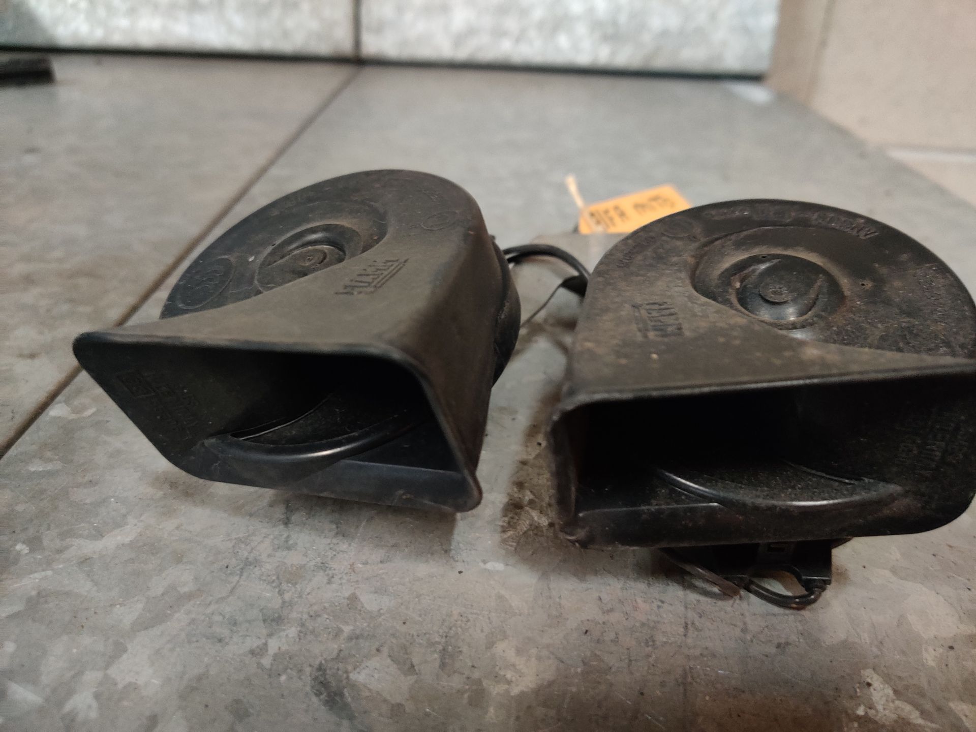 Alfa Romeo MiTo dubbeltonige claxon uit 2009.