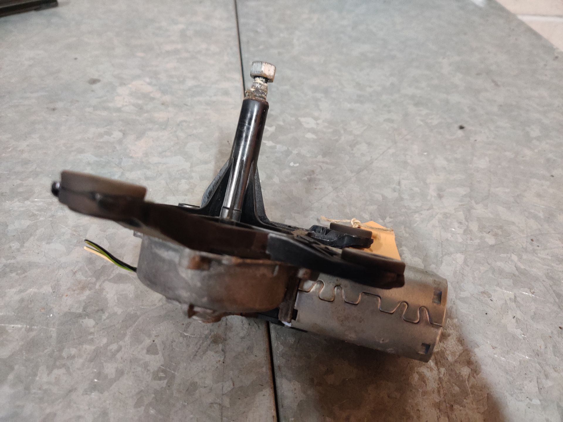 Alfa Romeo MiTo ruitenwissermotor achter uit 2009.