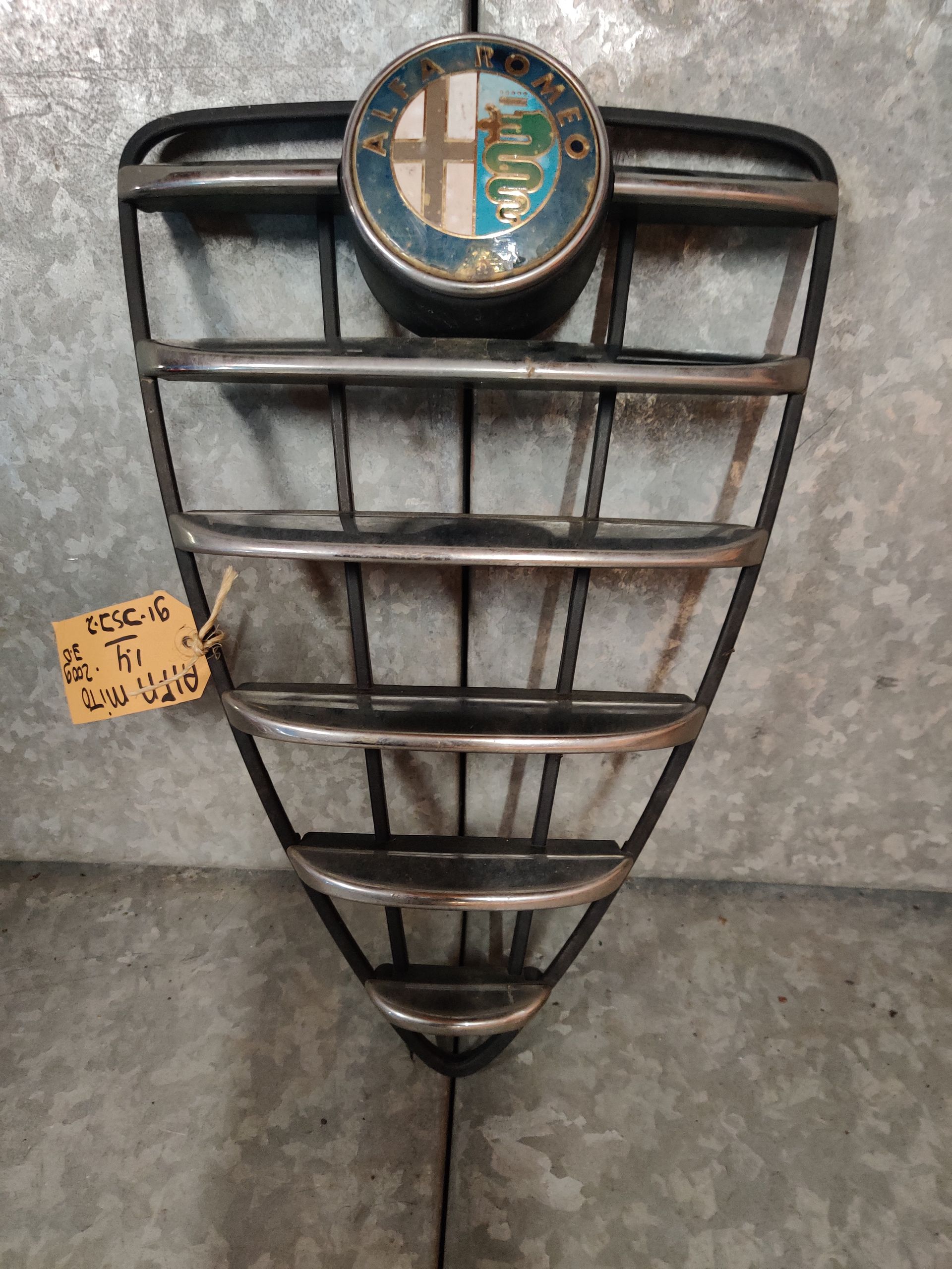 Alfa Mito, Seat Altea onderdelen tussen Deventer en Hengelo bij Stegeman Autosloperij in Exel.