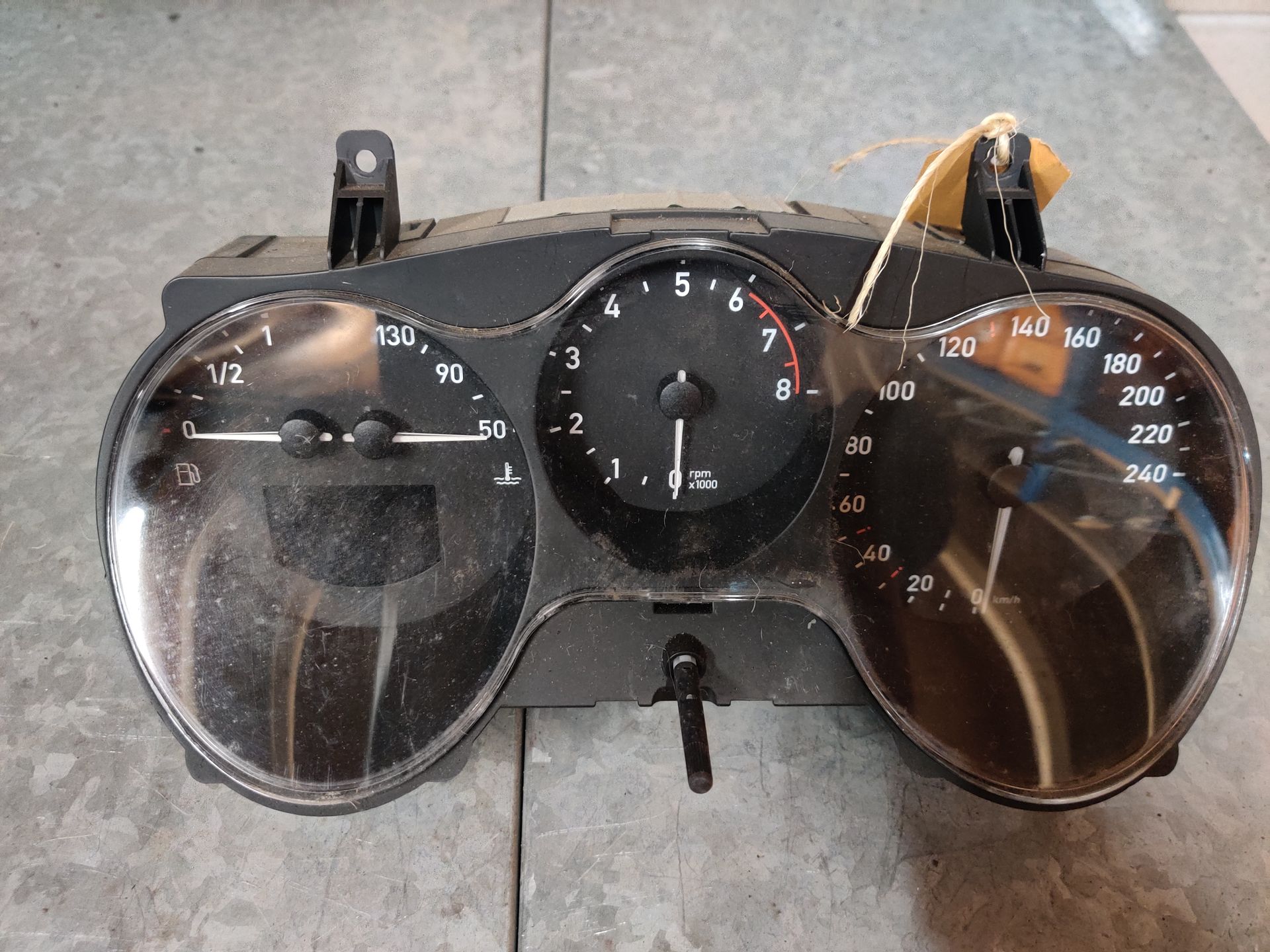 Alfa Mito, Seat Altea onderdelen tussen Deventer en Hengelo bij Stegeman Autosloperij in Exel.