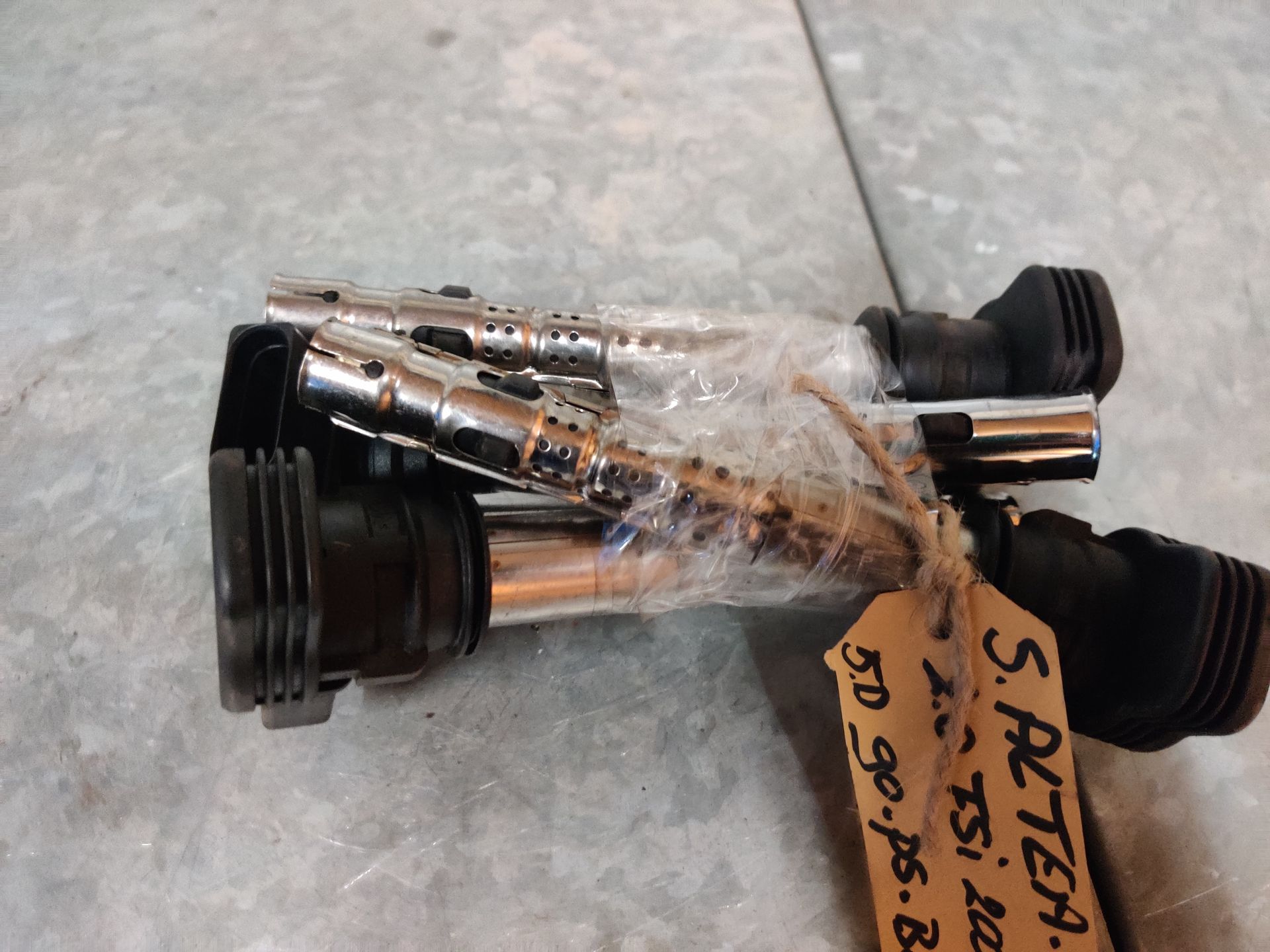 Alfa Mito, Seat Altea onderdelen tussen Deventer en Hengelo bij Stegeman Autosloperij in Exel.