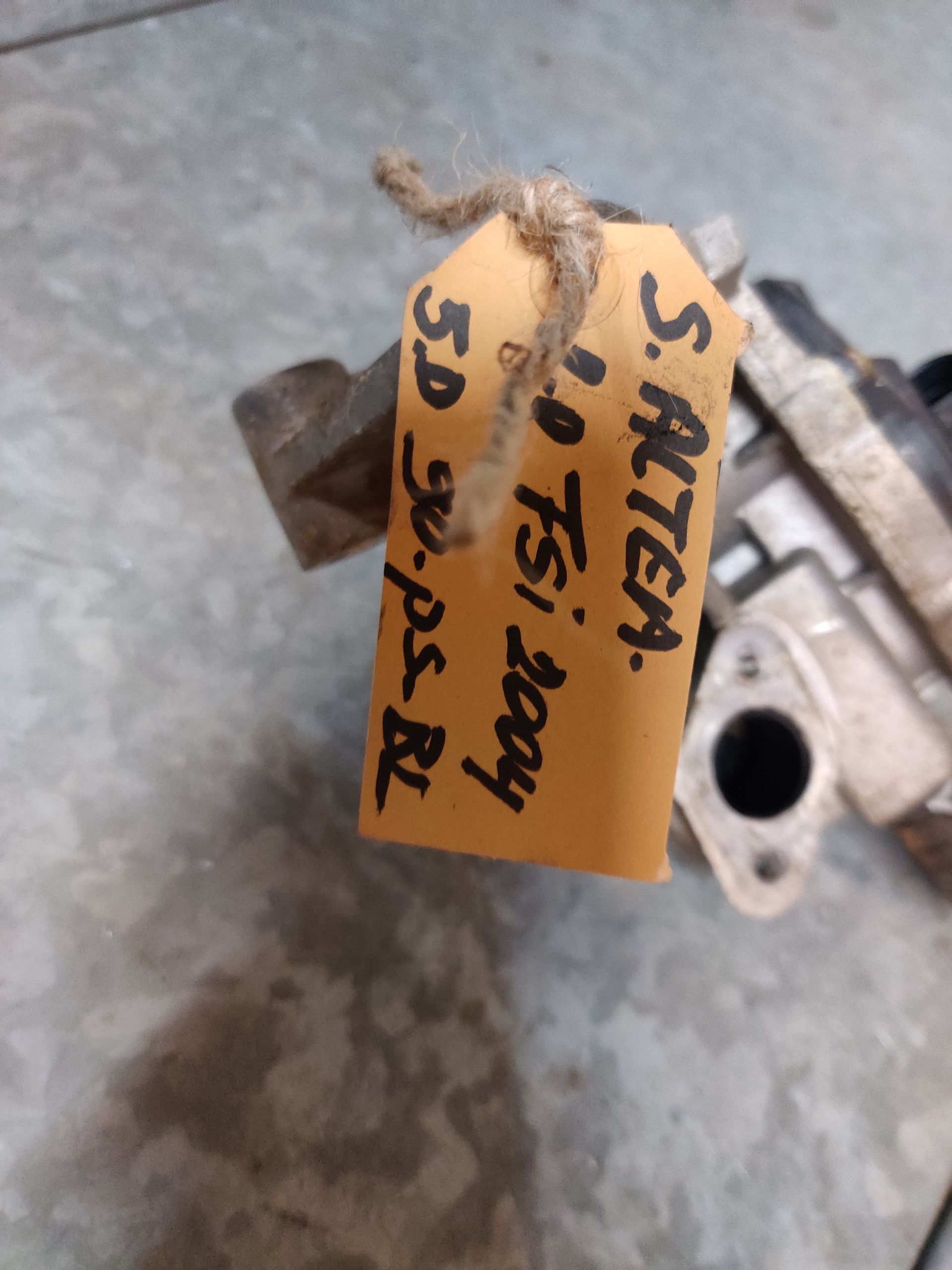 Alfa Mito, Seat Altea onderdelen tussen Deventer en Hengelo bij Stegeman Autosloperij in Exel.