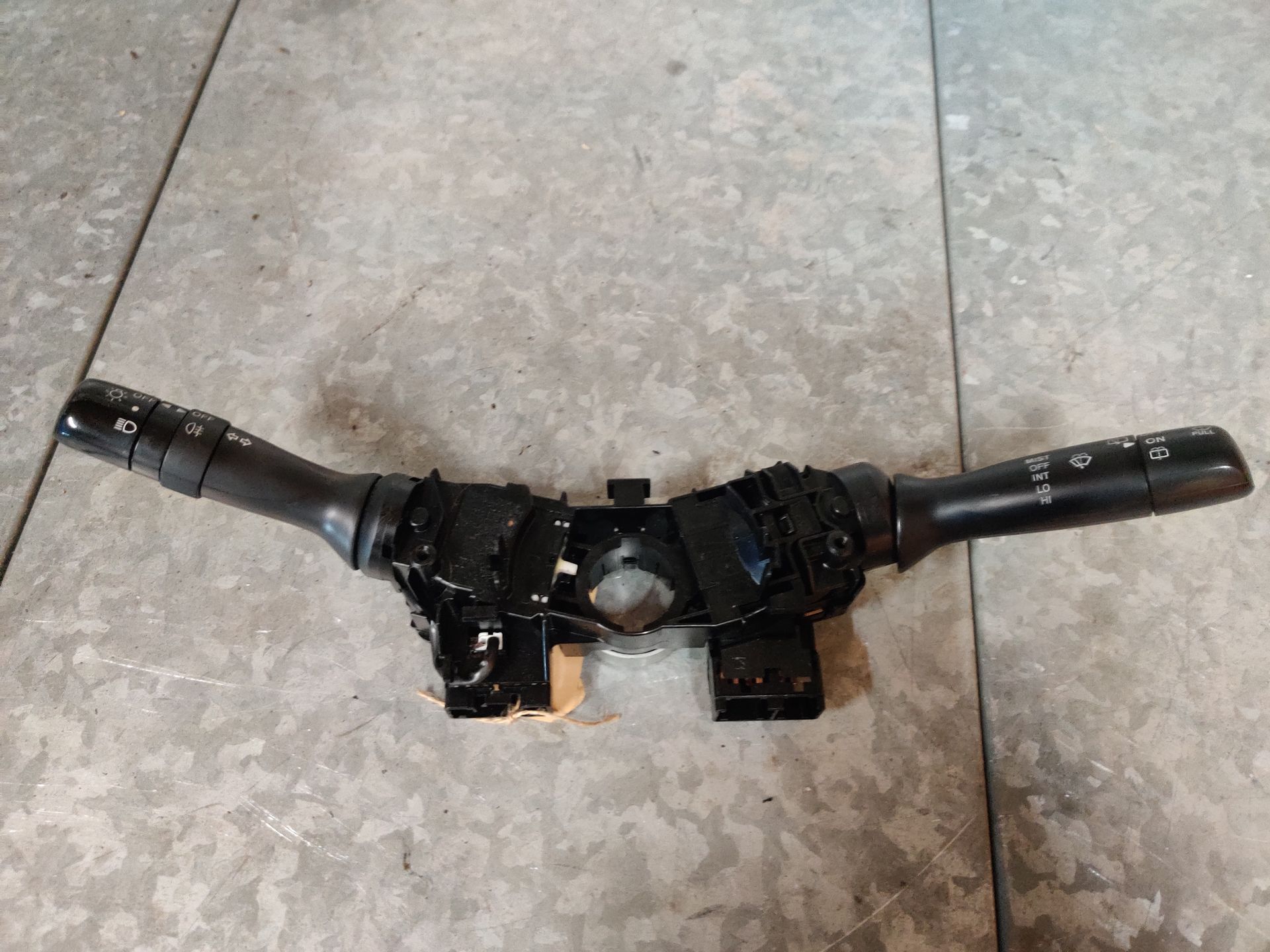 Citroen C1 stuurkolomschakelaar, geen airbagring uit 2010.