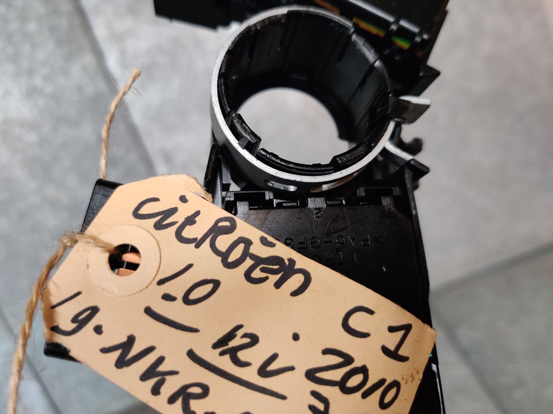 Citroen C1 stuurkolomschakelaar, geen airbagring uit 2010.