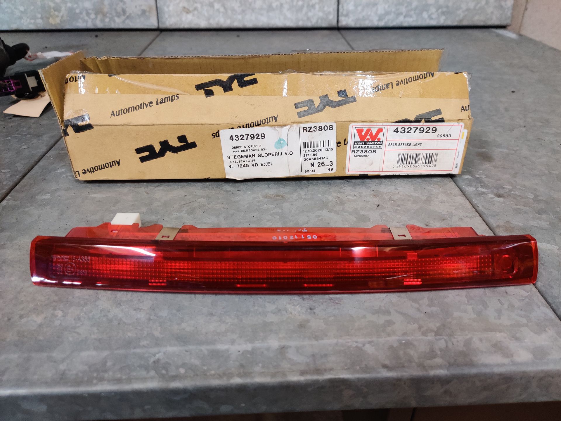 Renault Megane III het derde remlicht vanaf de bouwjaren 2003, nieuw.