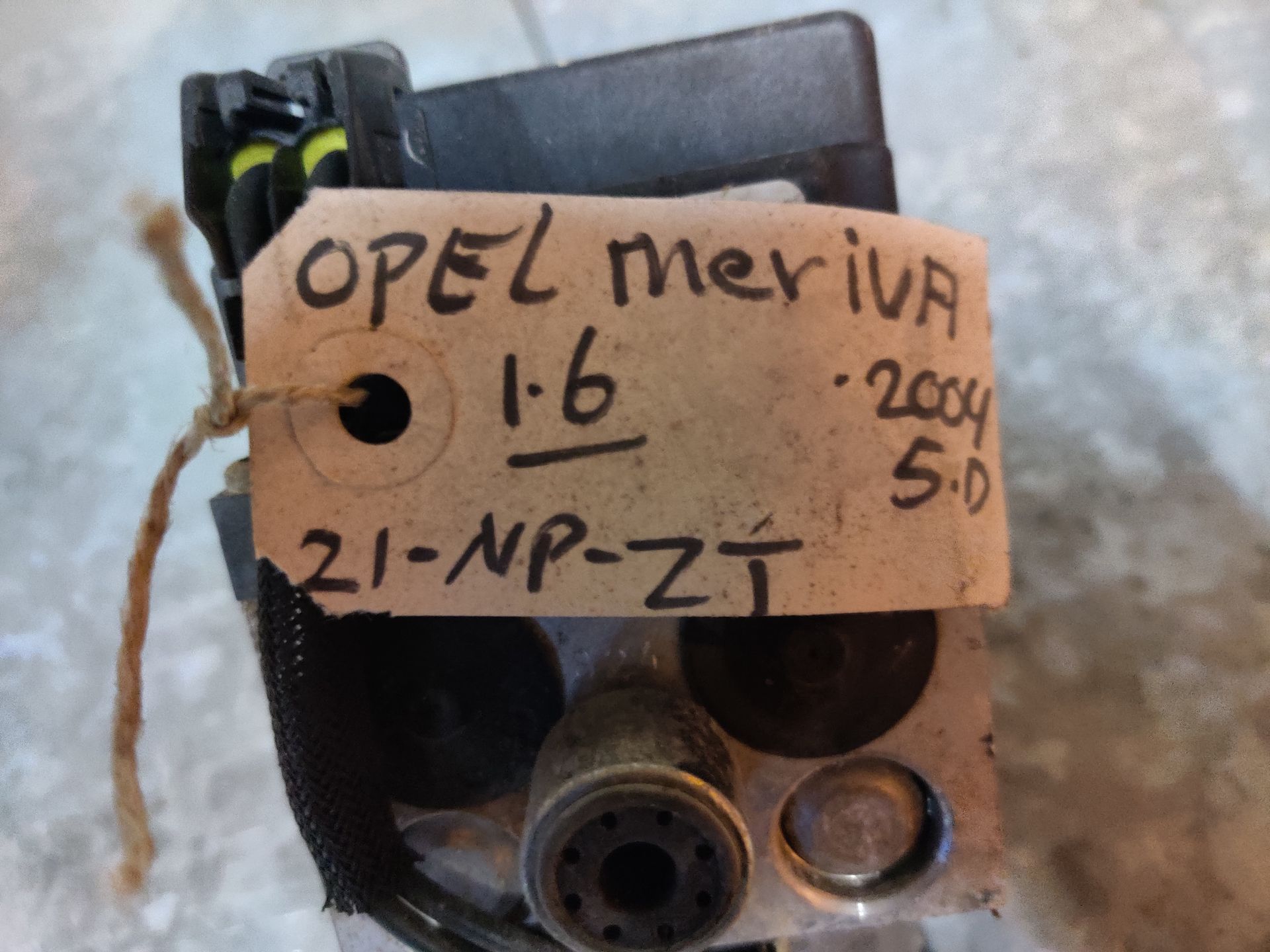 Opel Meriva hoofdremcilinders bij Stegeman Carparts in Exel bij Lochem.