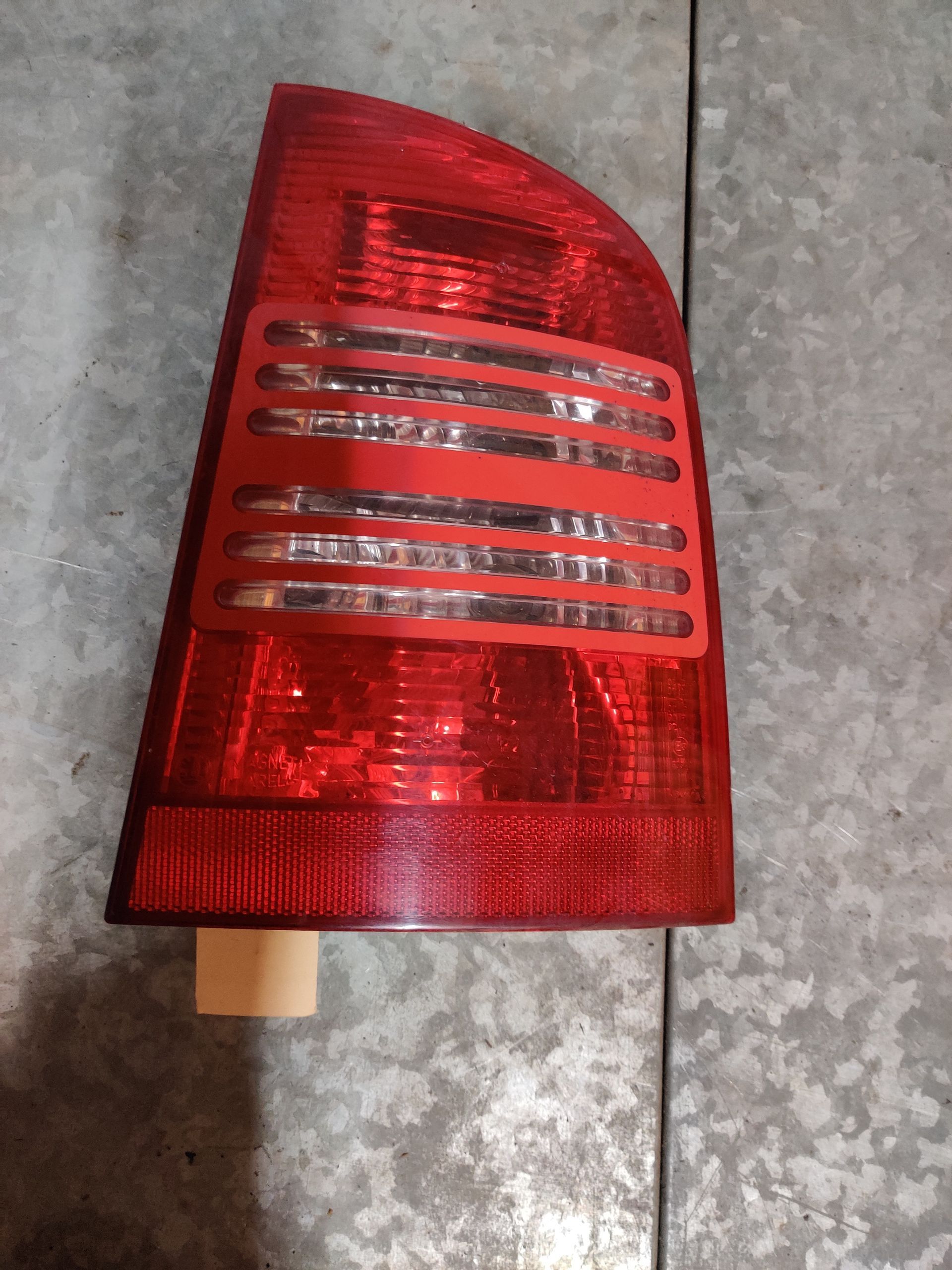 Skoda Octavia station rechter achterlicht van een 1.6 uit 2005.