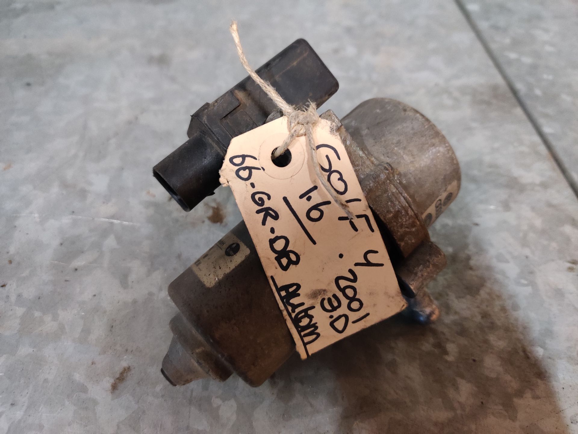 VW Golf 4 vacuumpomp van een 1.6 automaat uit 2001.
