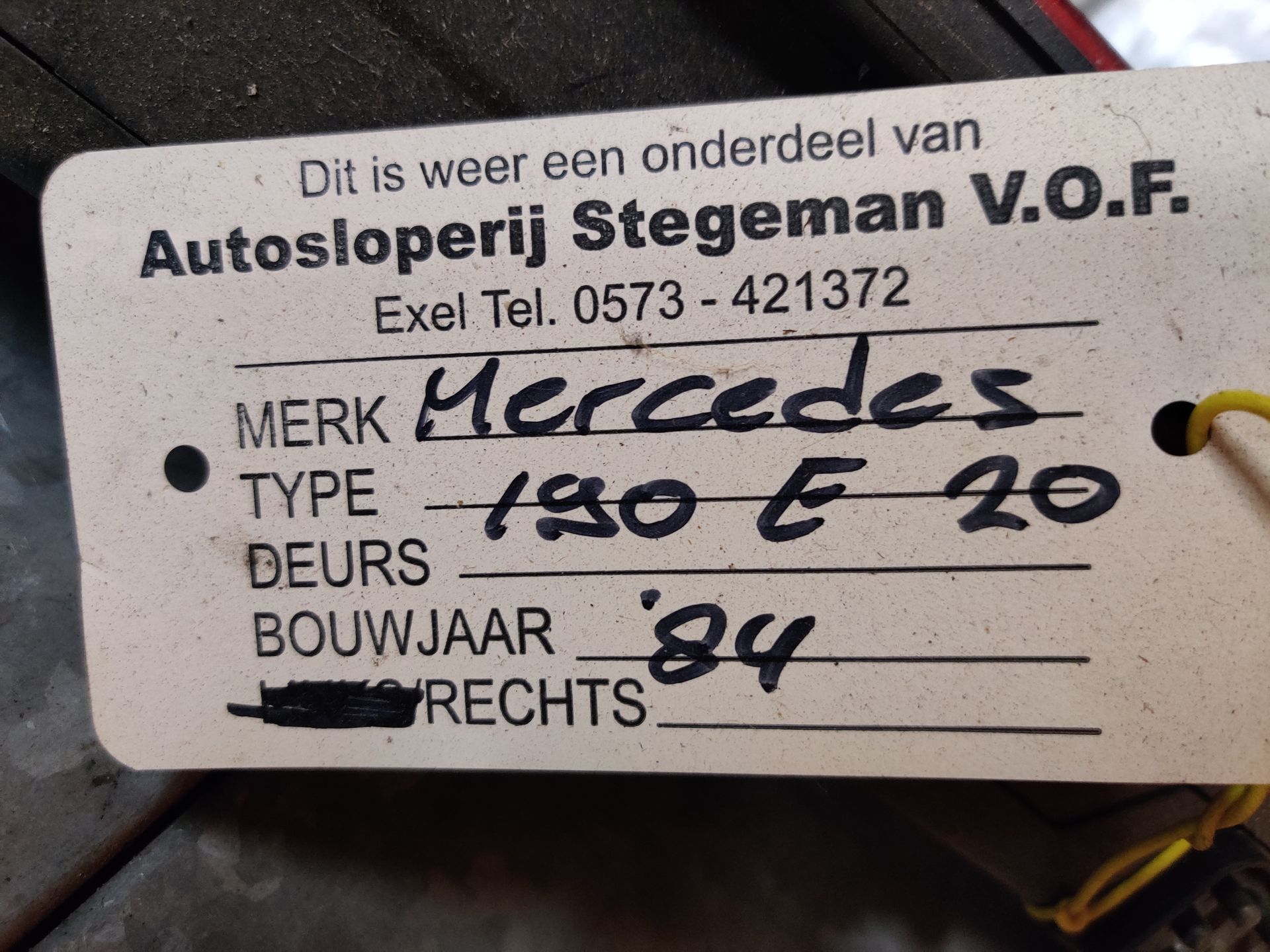 Mercedes 190E rechter achterlicht van 2.0 uit 1984.