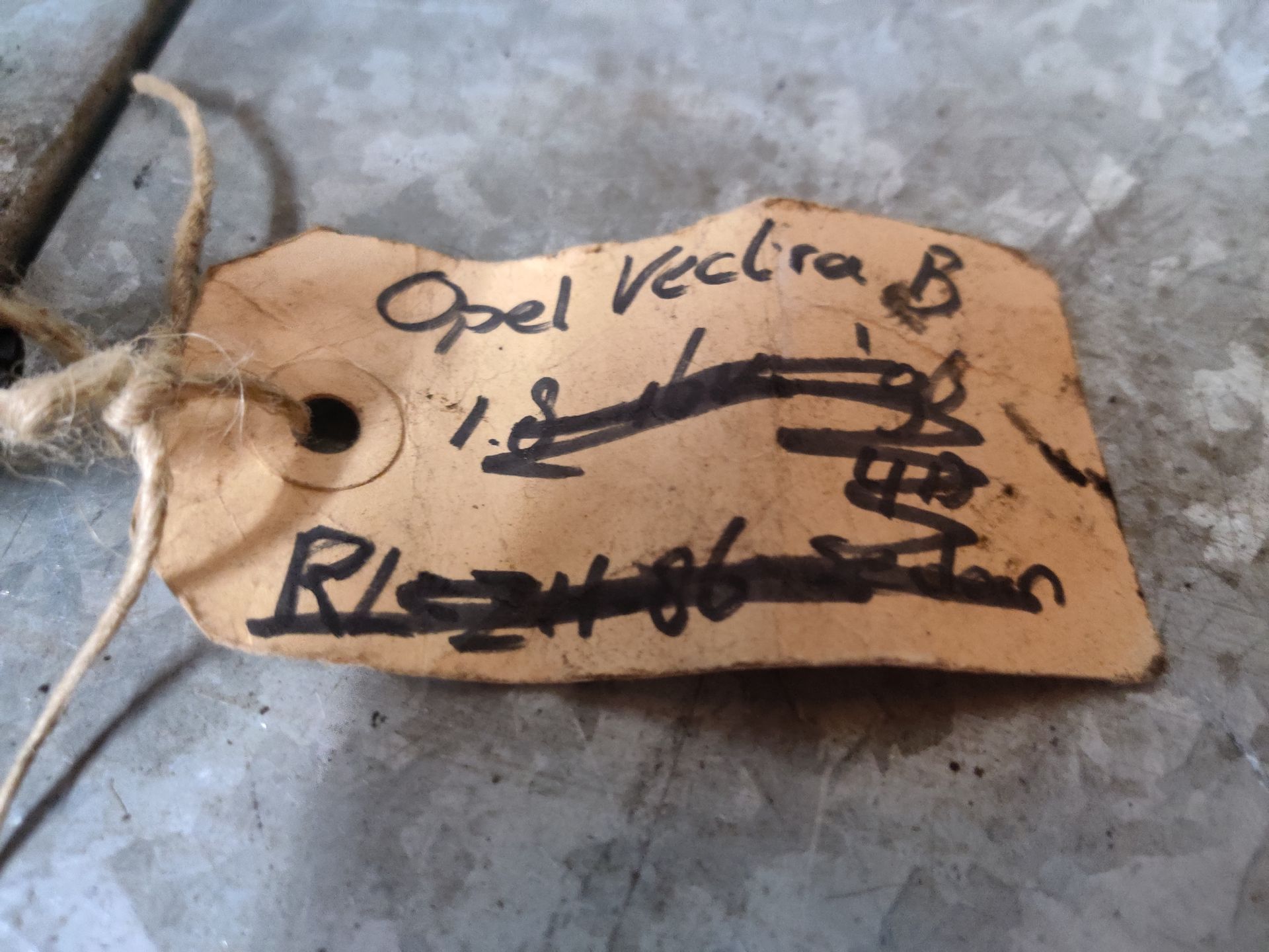 Opel Vectra bobines, contactsloten, koplampen bij Stegeman Autosloperij V.O.F. te Exel.