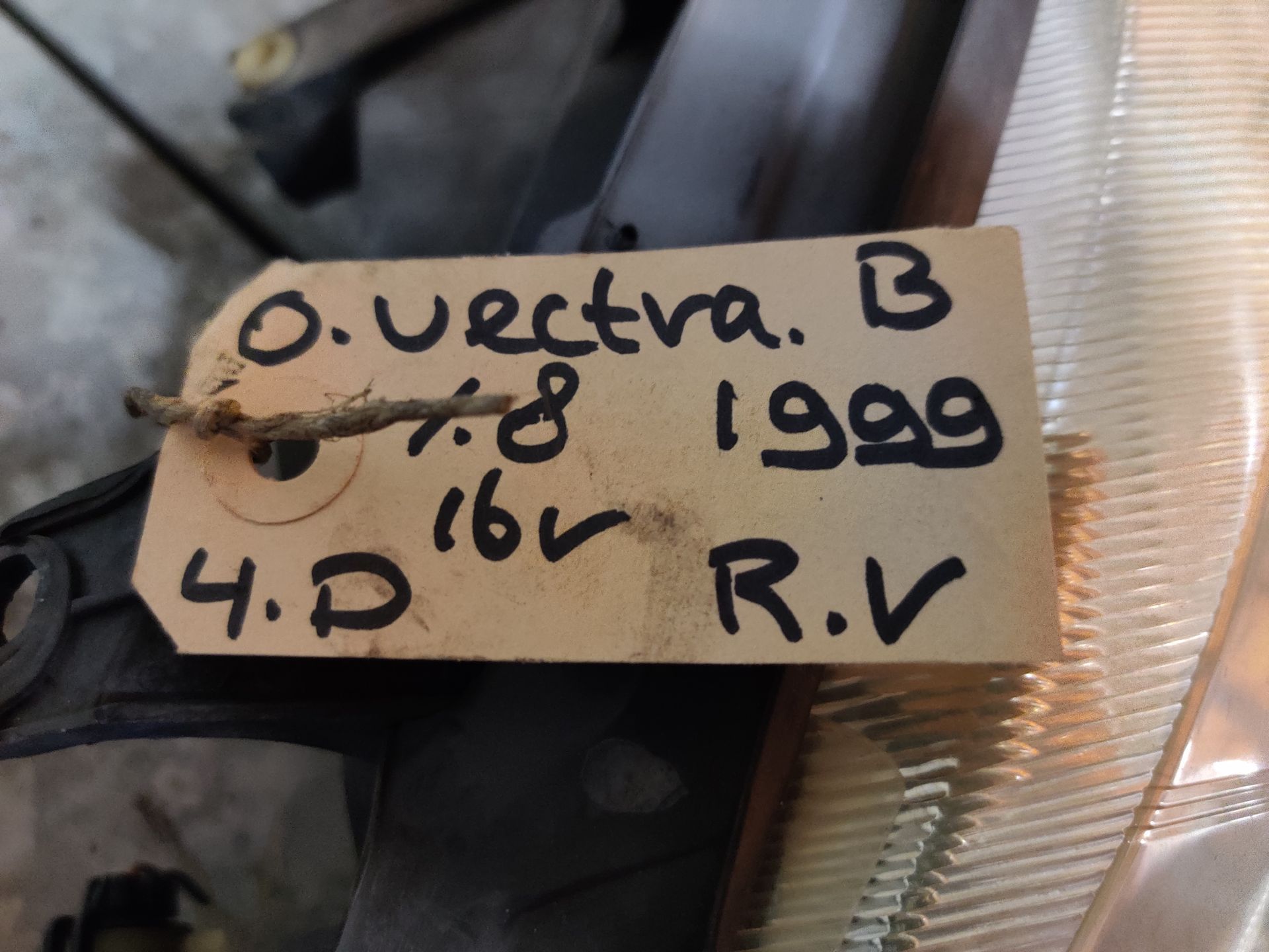 Opel Vectra bobines, contactsloten, koplampen bij Stegeman Autosloperij V.O.F. te Exel.