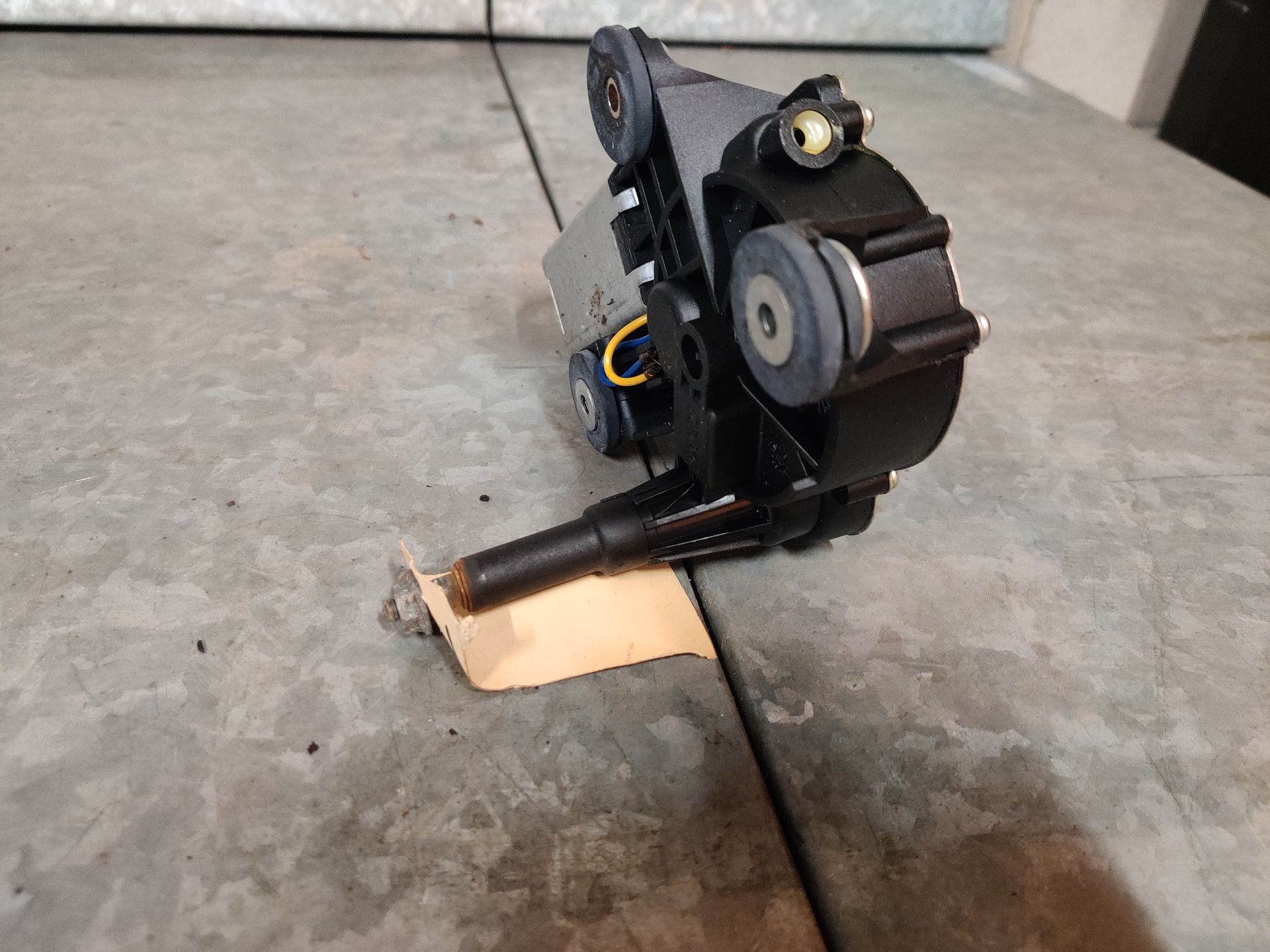 Ford Ka ruitenwissermotor achter van een 1.2 uit 2011.