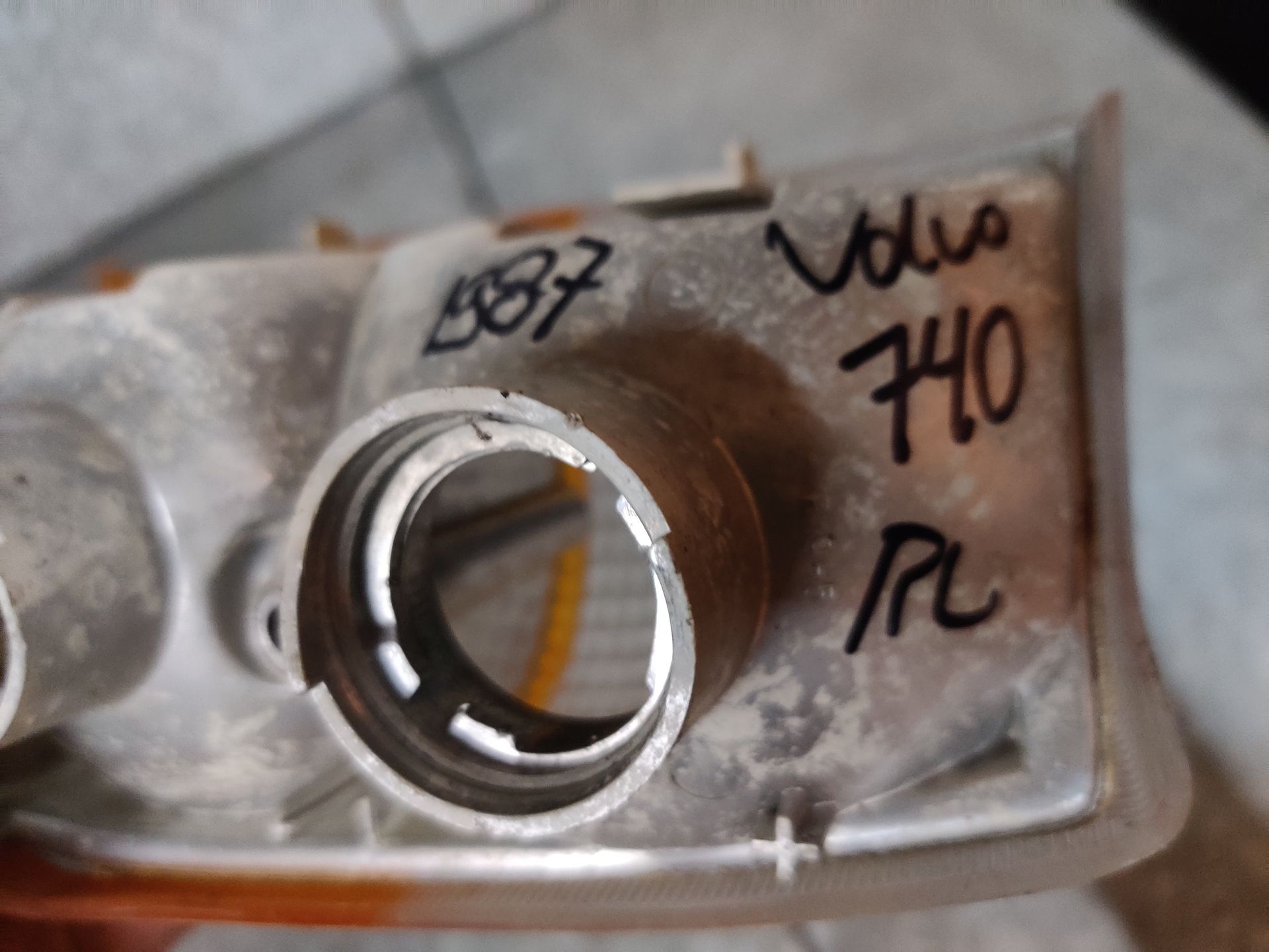 Volvo 740 rechtsvoor richtingaanwijzer en stadslicht uit 1987.