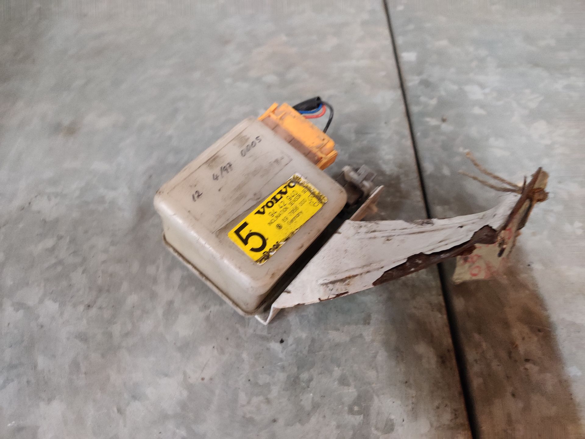 Volvo V70 hellingsensor, kantelsensor uit 1997.
