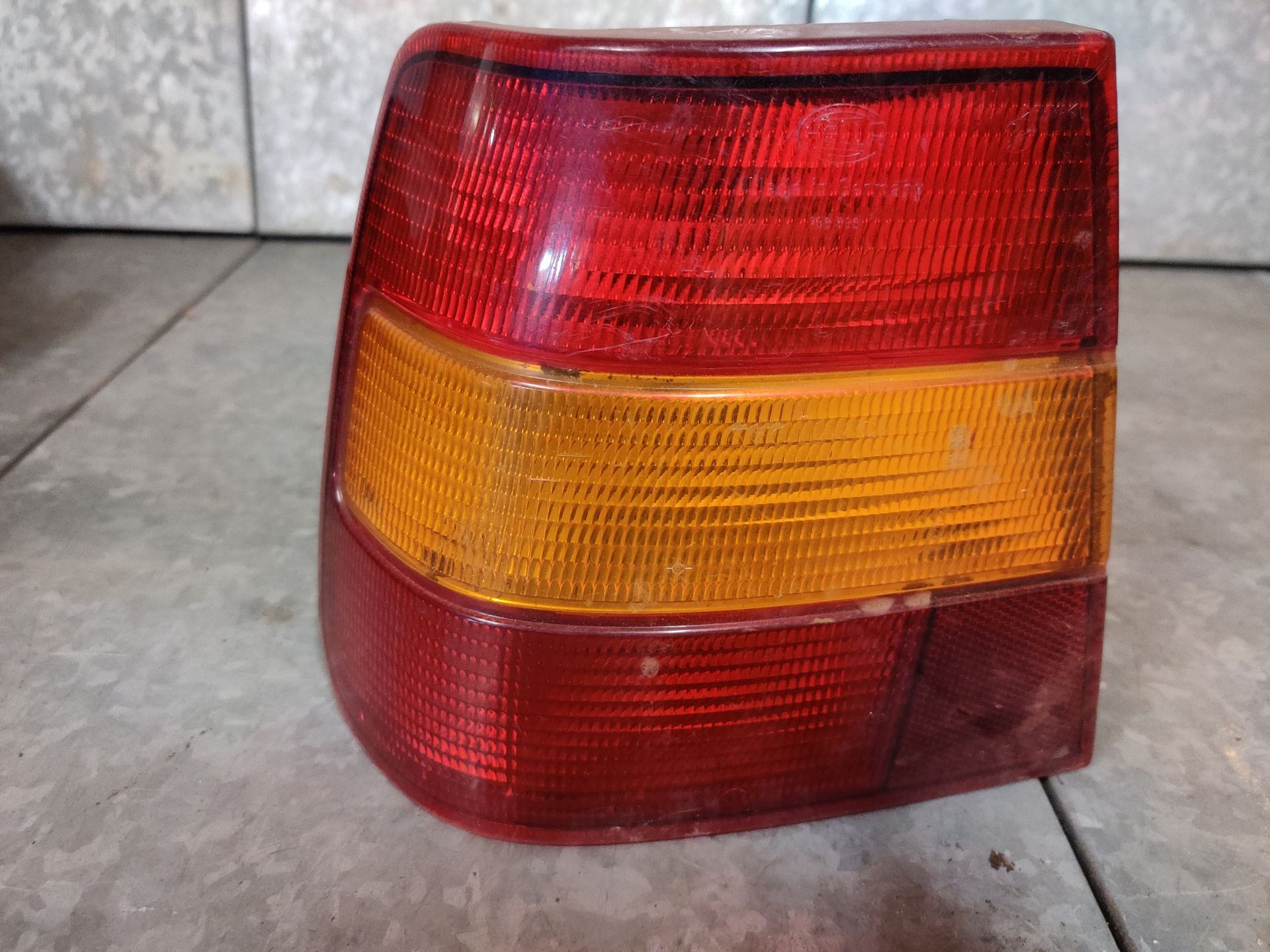 Volvo 940 linker achterlicht.