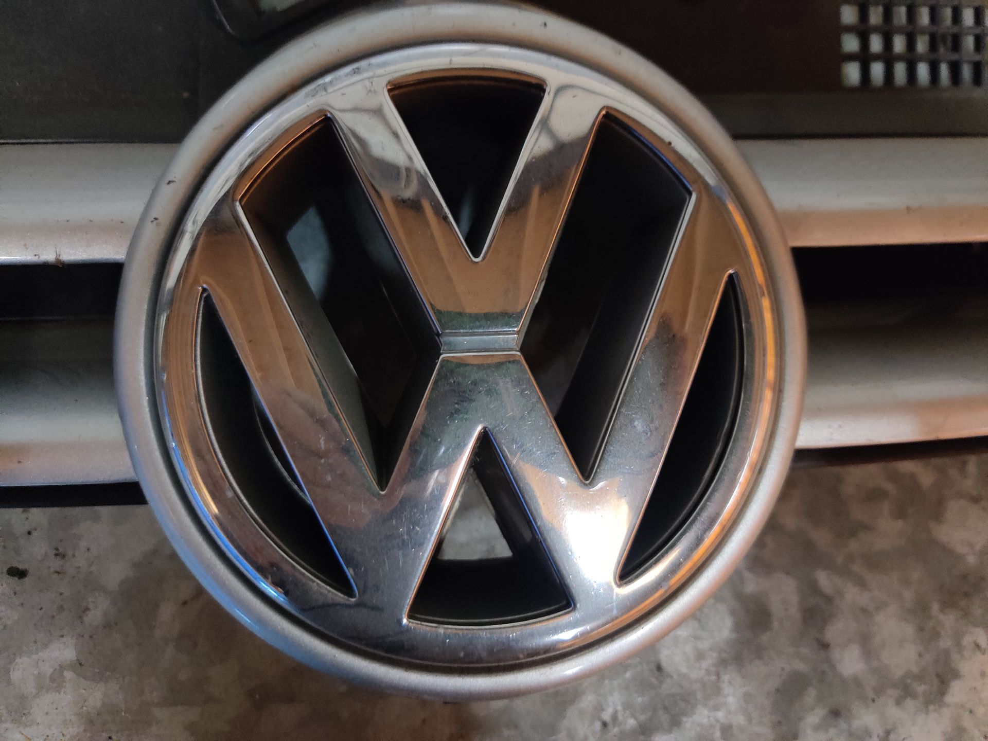 VW Golf 4 grille.