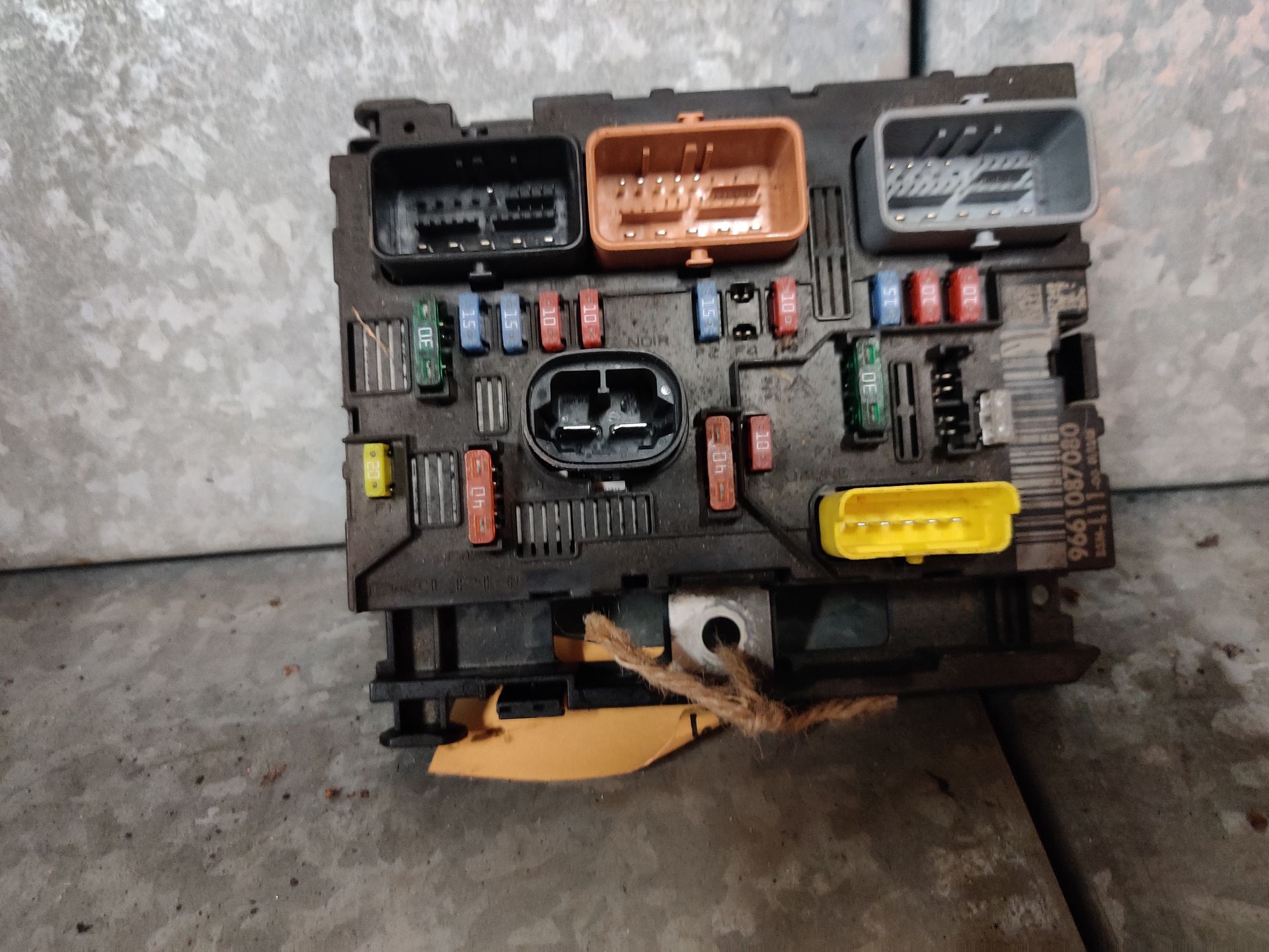 Peugeot 307 zekeringkast van een 1.6 16V uit 2006.