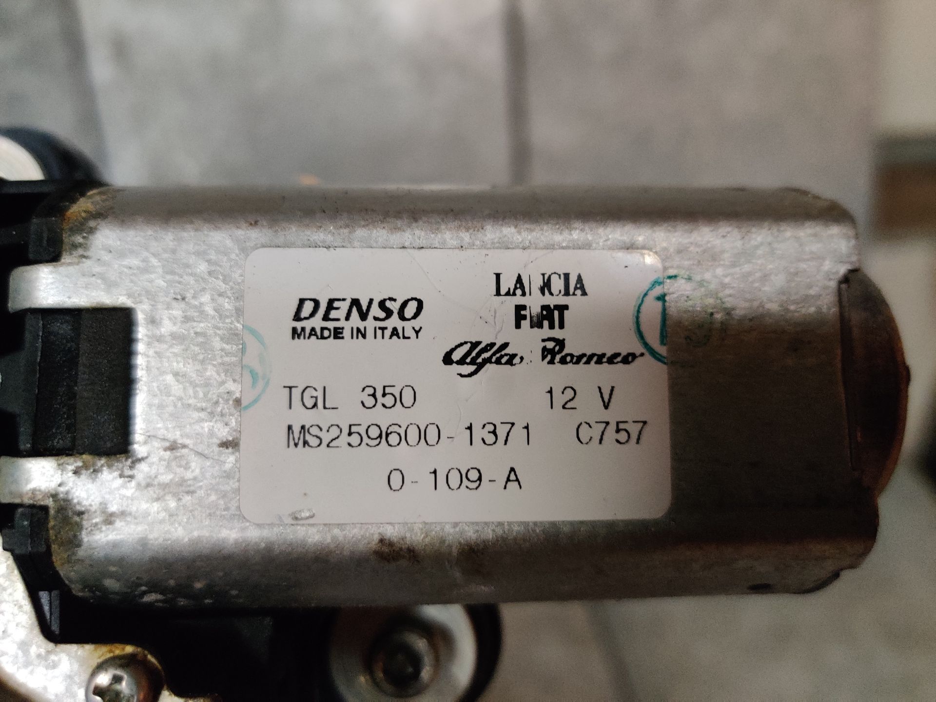 Ford Ka ruitenwissermotor achter uit 2010.