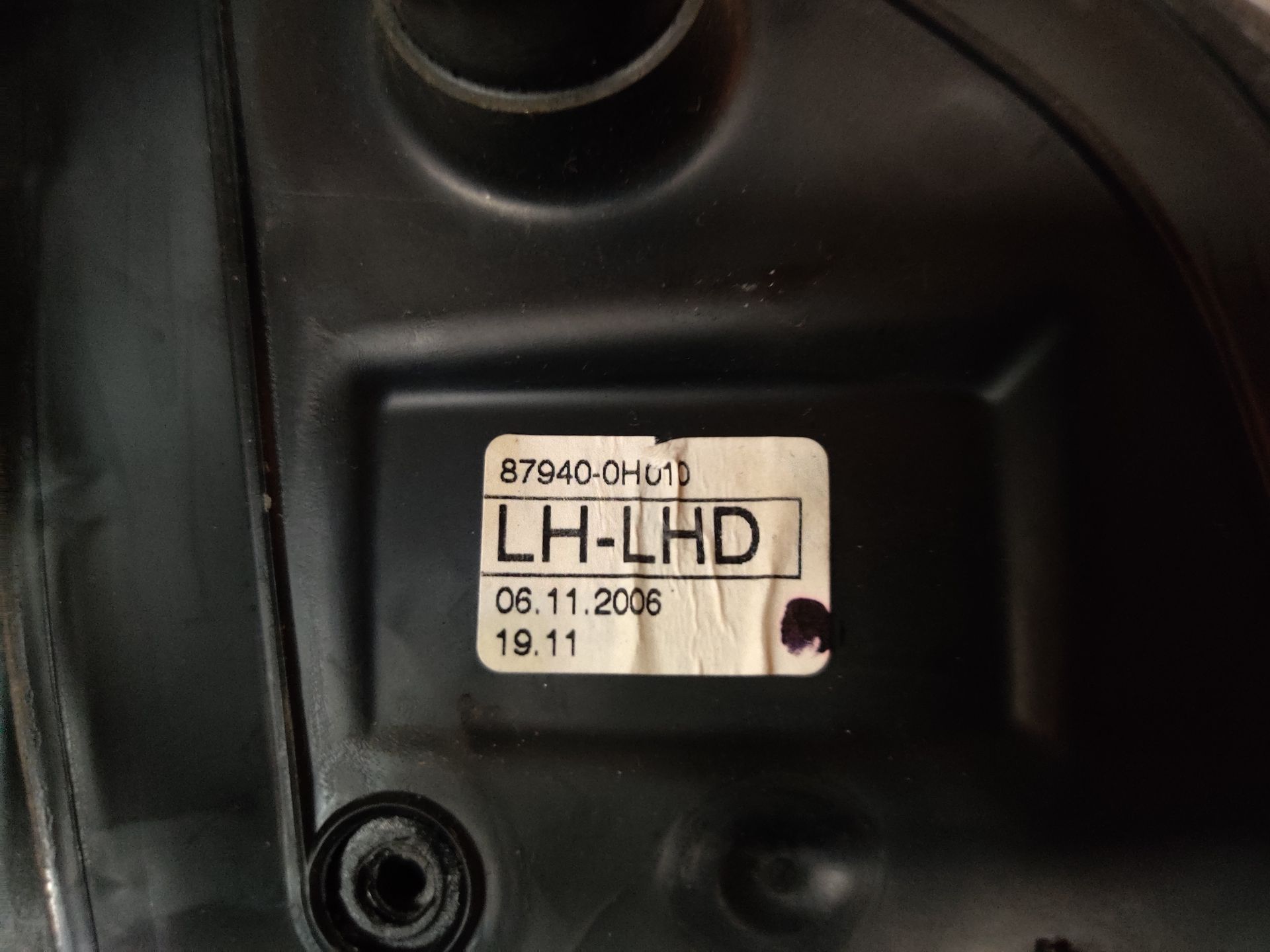 Citroen C1 linker spiegel handbediend uit 2008.