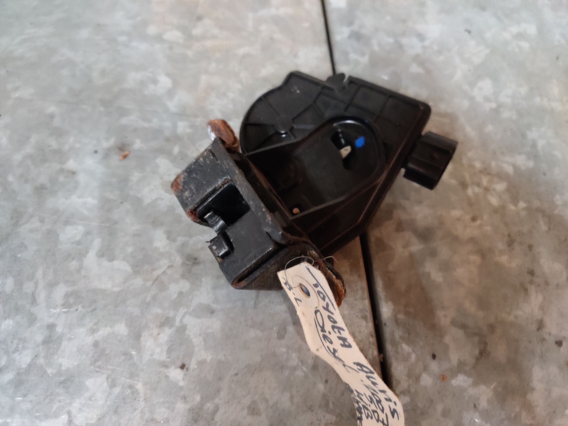 Toyota Auris kofferbakslot elektrisch van een hatchback diesel uit 2007, gebruikt.