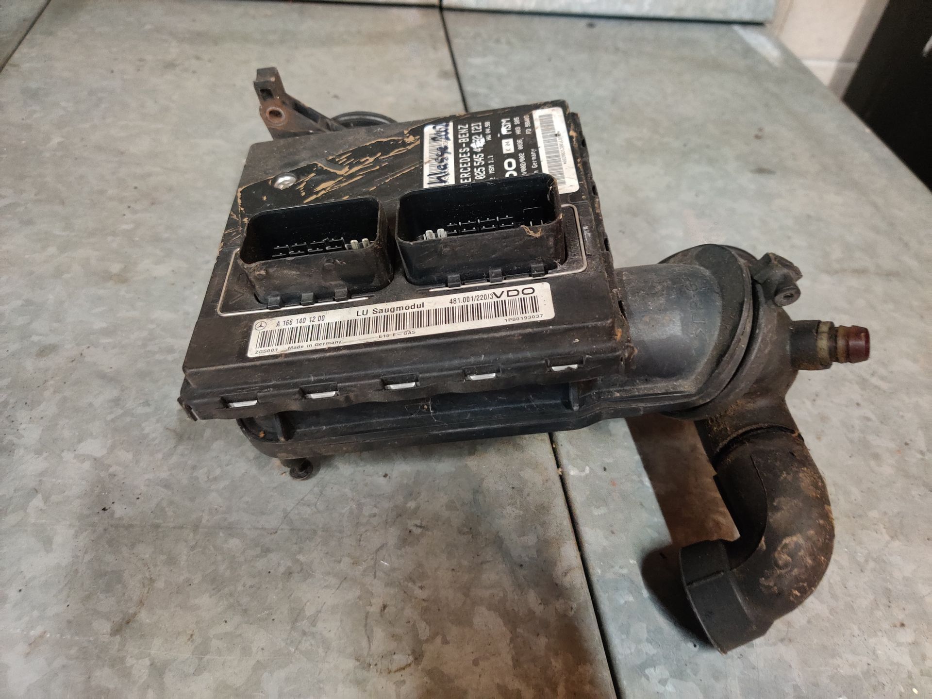 Mercedes A klasse, A160, computer motormanagement uit 2002, HW 04.98, gebruikt.