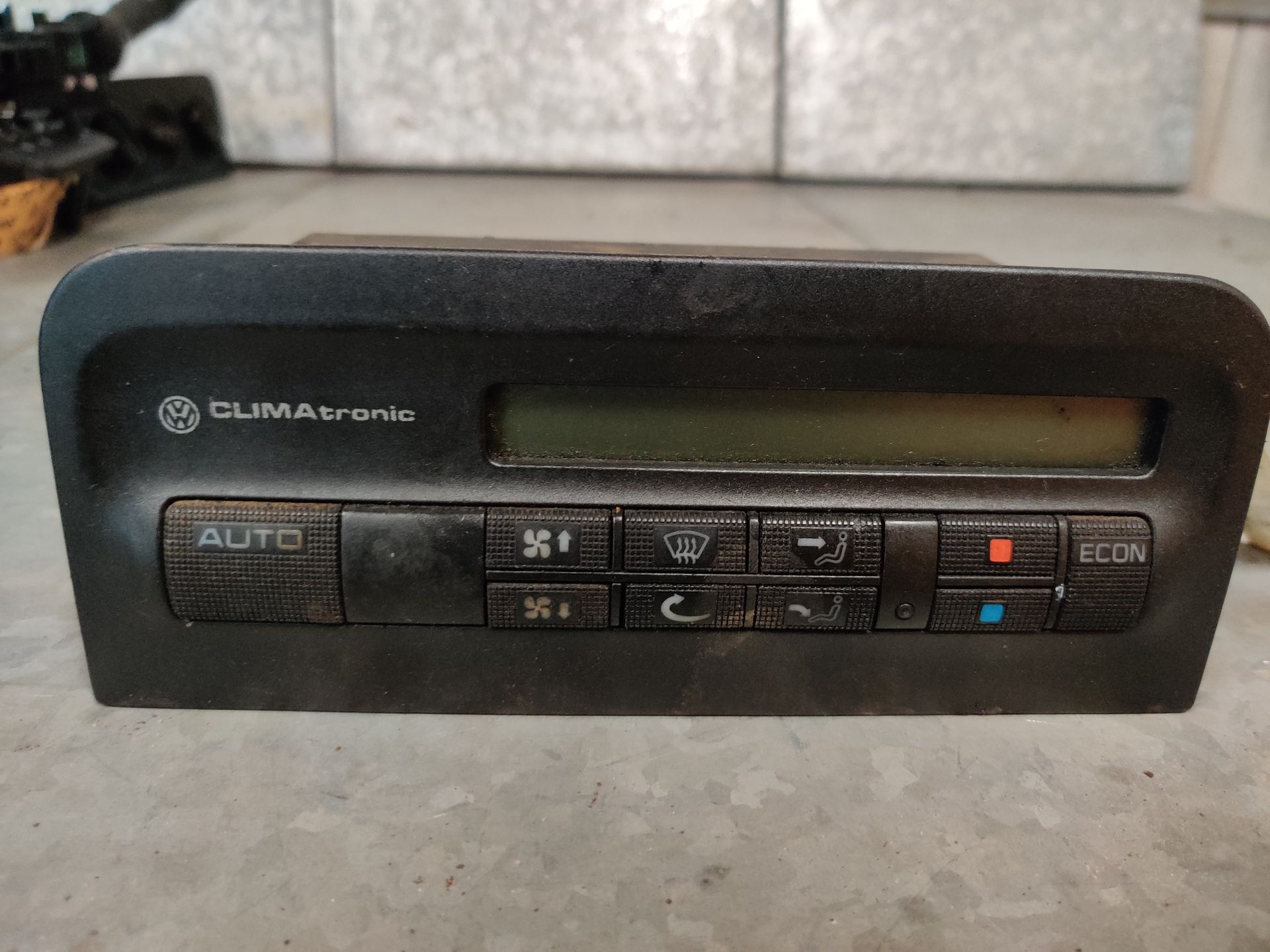 VW Golf 3 climatronic console, gebruikt.