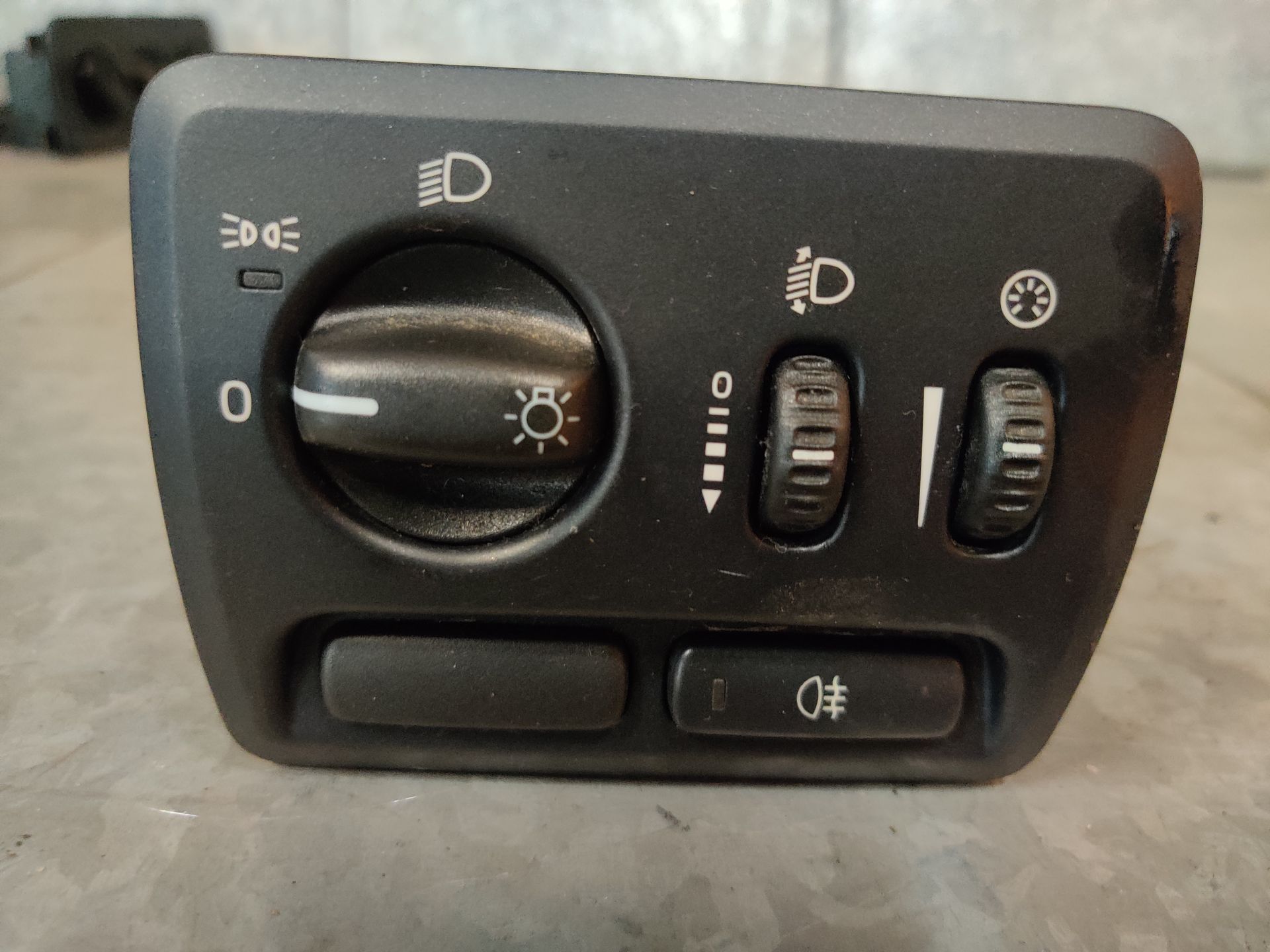 Volvo V70 lichtschakelaar van een 2.4 uit 2007, gebruikt.