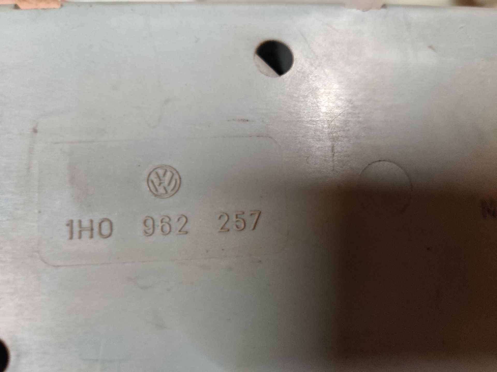 VW Golf 3 unit van een centrale deurvergrendeling uit 1996, gebruikt en goed.