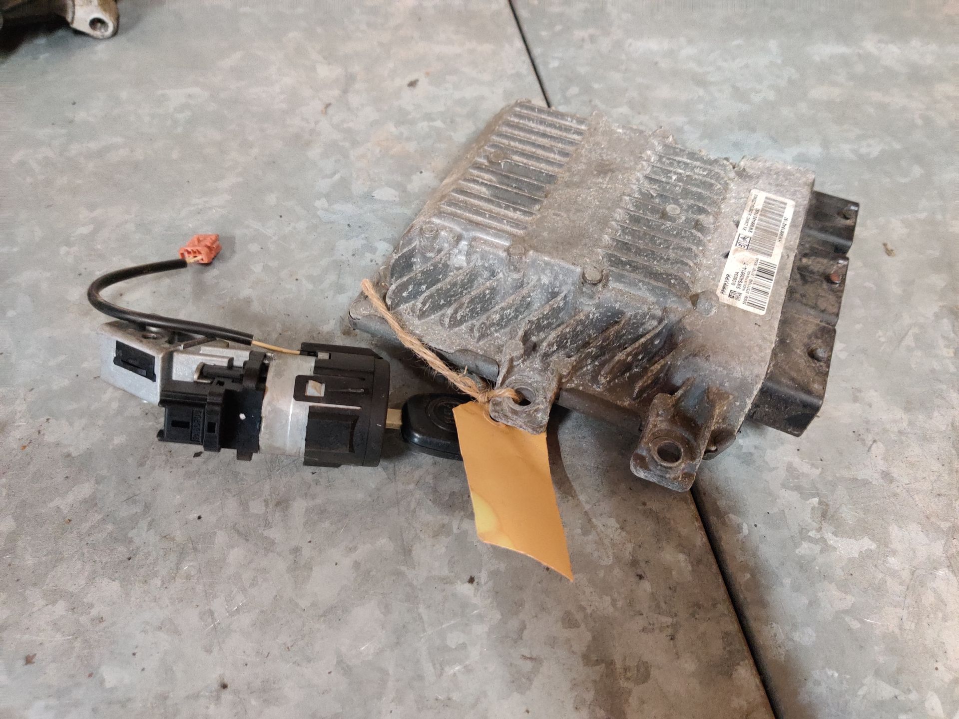 Fiat Scudo computer met contactslot en sleutel  bij www.stegemancarparts.nl
