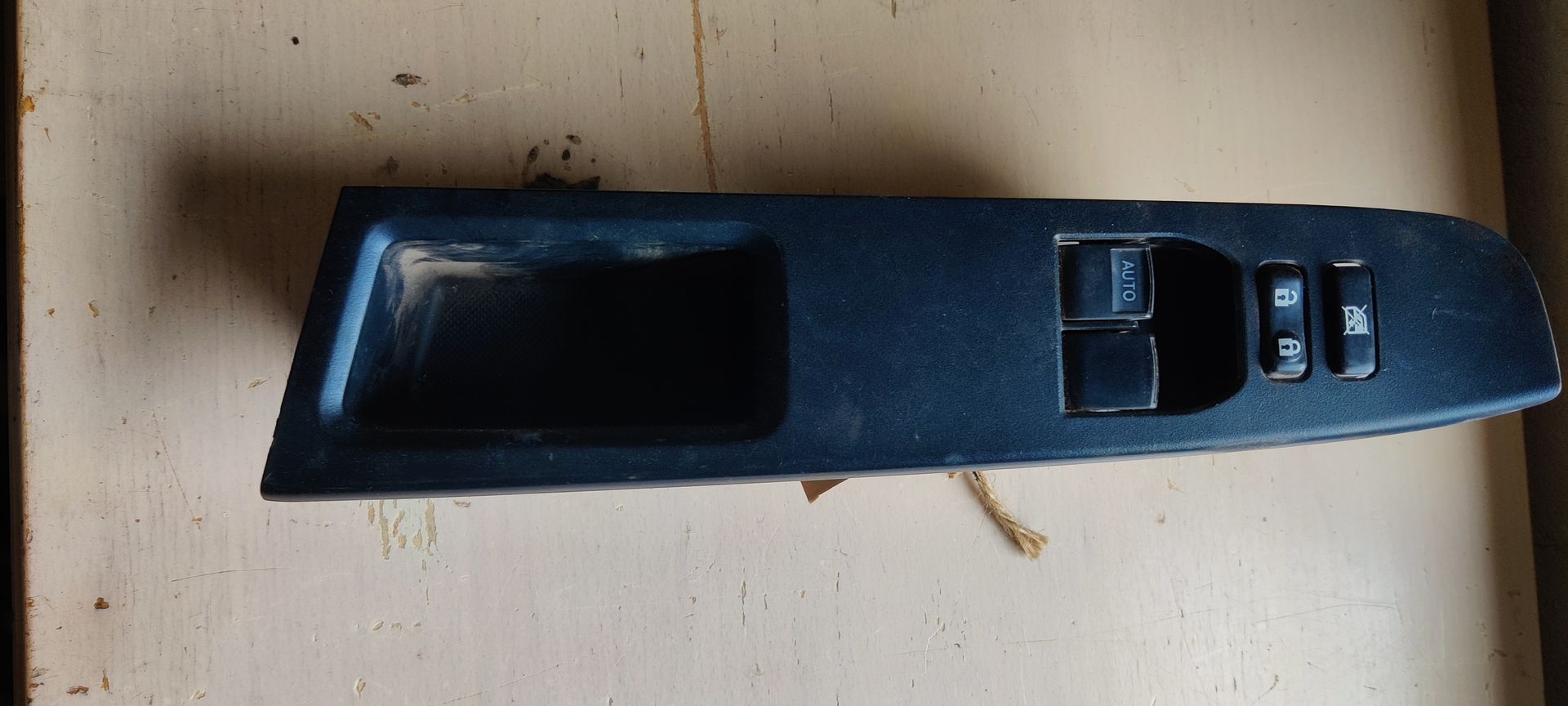 Toyota Yaris raam opener linker portier.