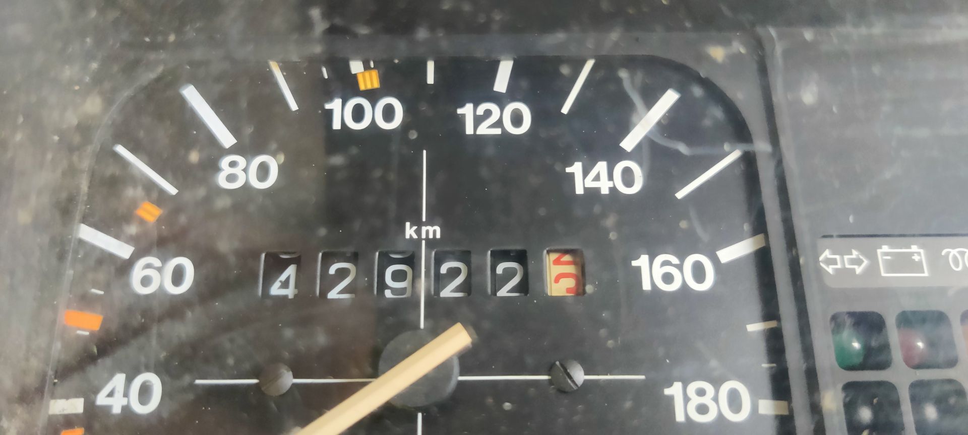 Volkswagen Jetta 1.6D dashboard.