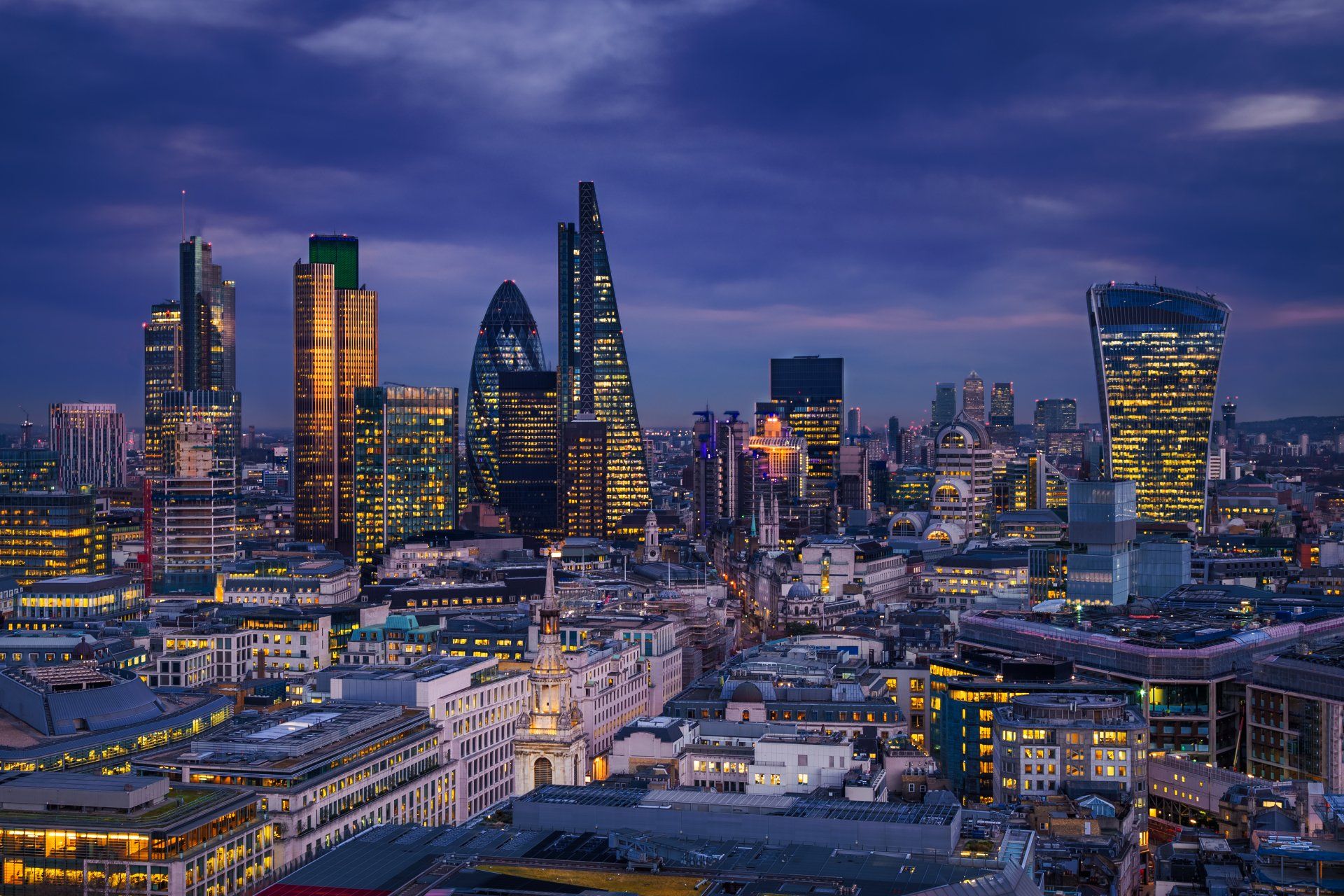 CITY OF LONDON LOOKING TO THREADNEEDLE STREET AND BANK OF ENGLAND