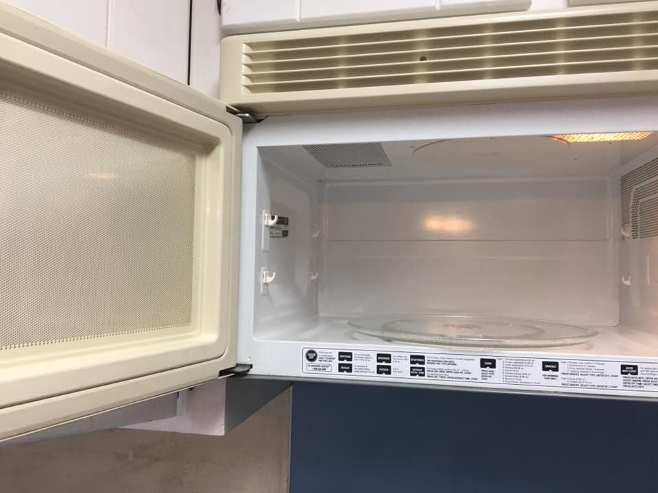 Cleaning Microwave — Goose Creek, SC — A Step Above N Beyond Cleaning Service Ltd. Co.