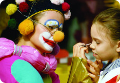 Childrens entertainers - Milton Keynes, England - Carrots The Clown - facepaint