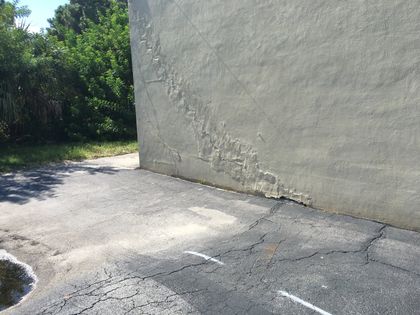 Foundation Repair — Cracked Brick Wall in Malabar, FL