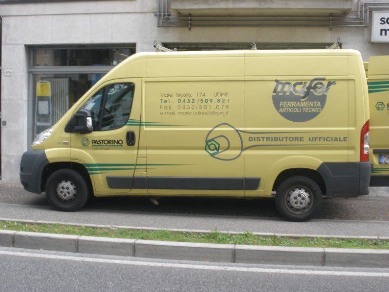 Furgone personalizzato della ferramenta