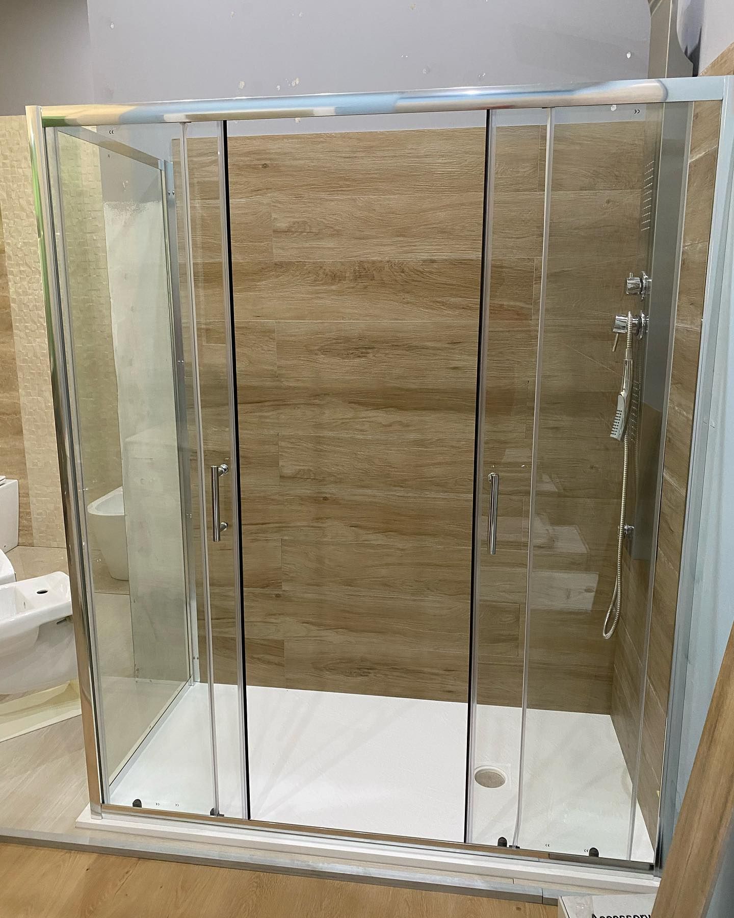 piatto doccia con gradino