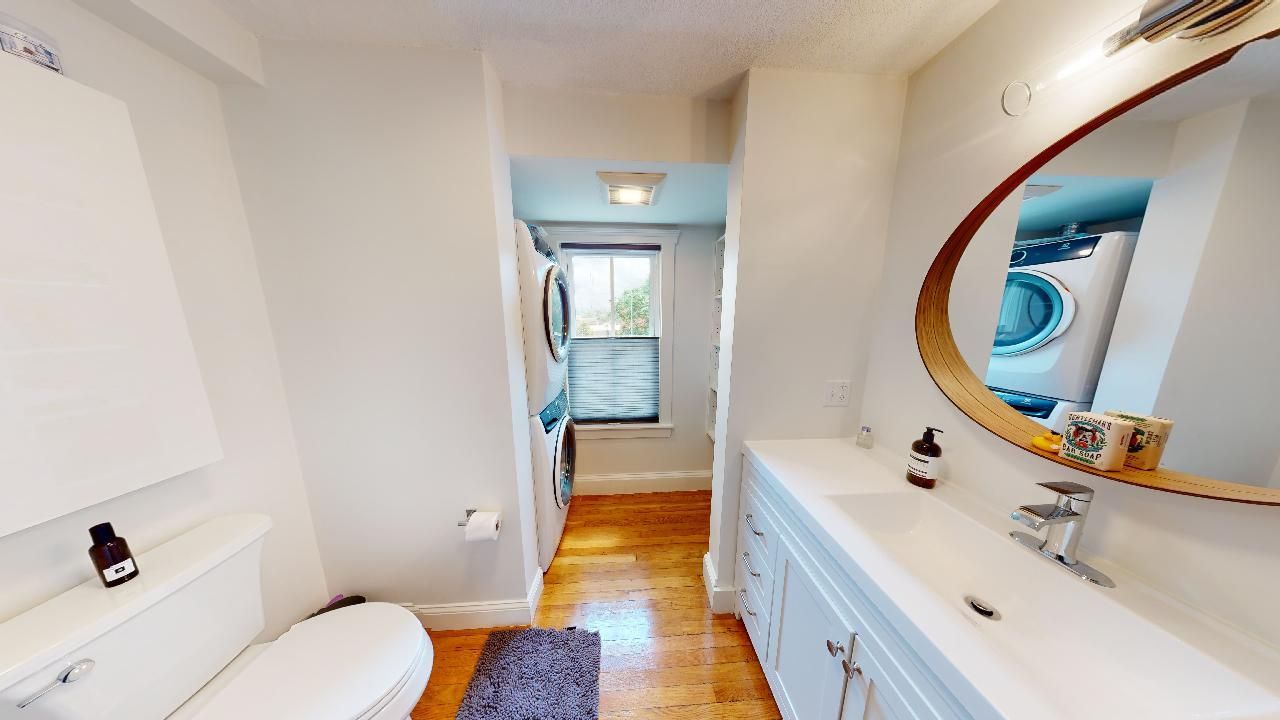 154 Granite - bathroom