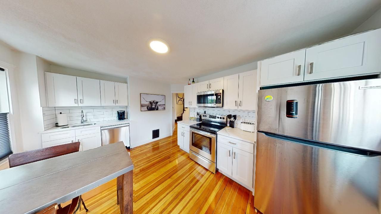 154 Granite - Kitchen With Appliances 02