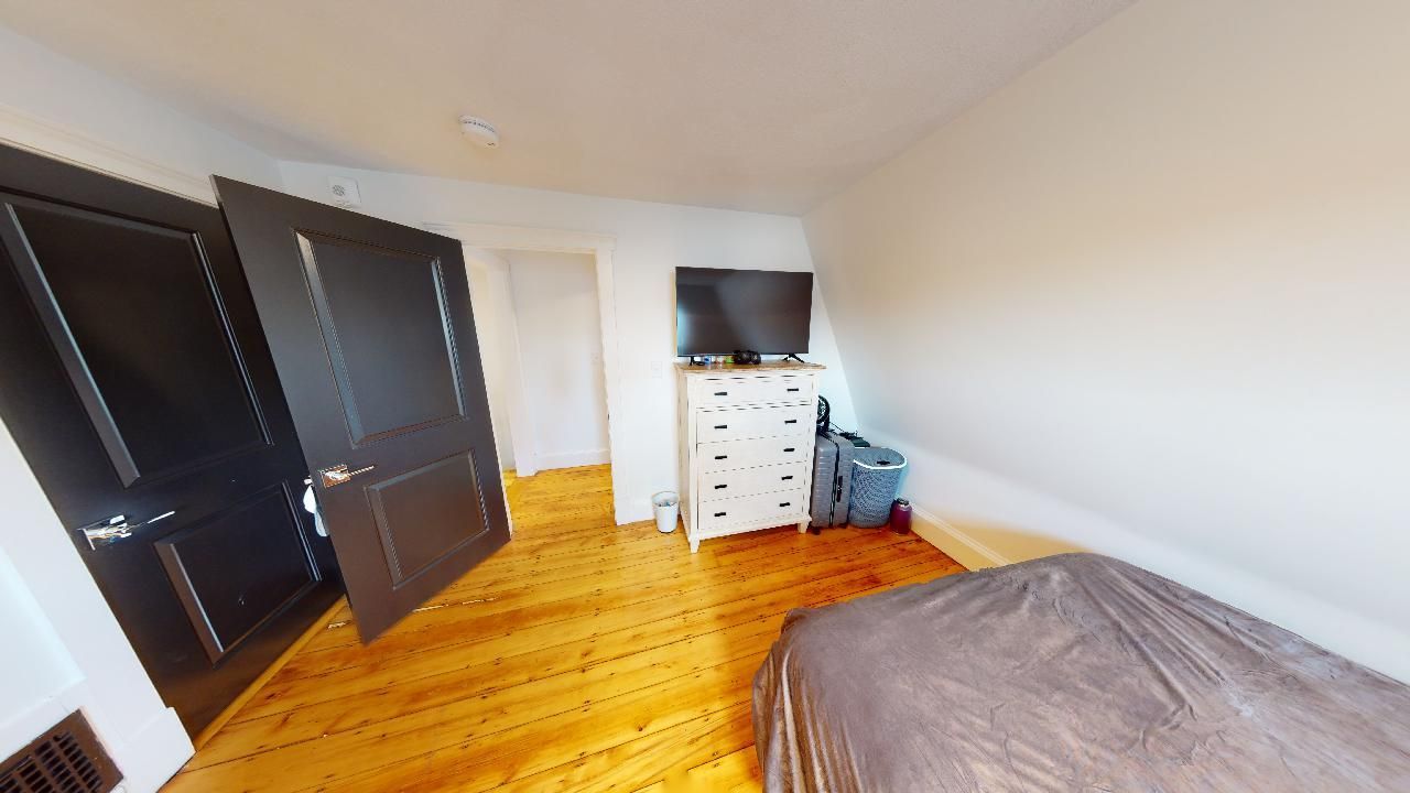 154 Granite - Furnished bedroom and closet