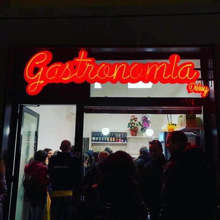 lavorazione insegne al neon 10