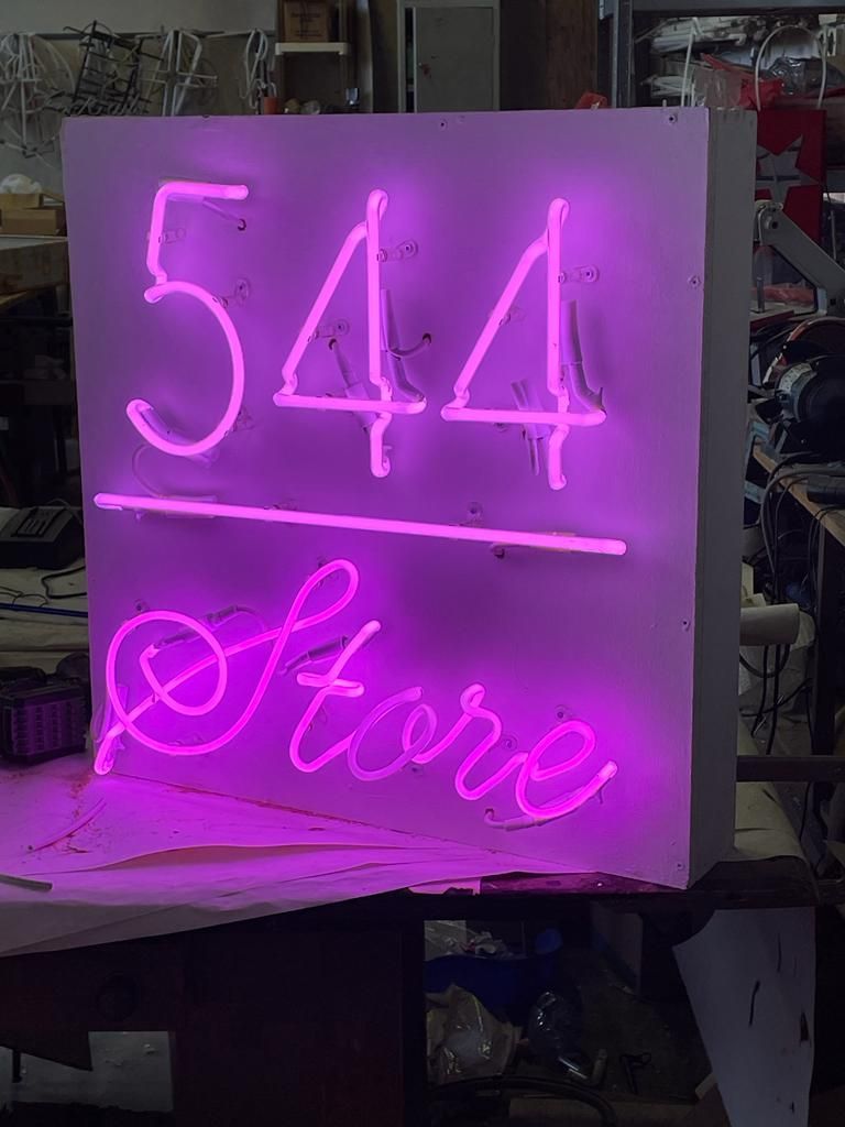 lavorazione insegne al neon 20