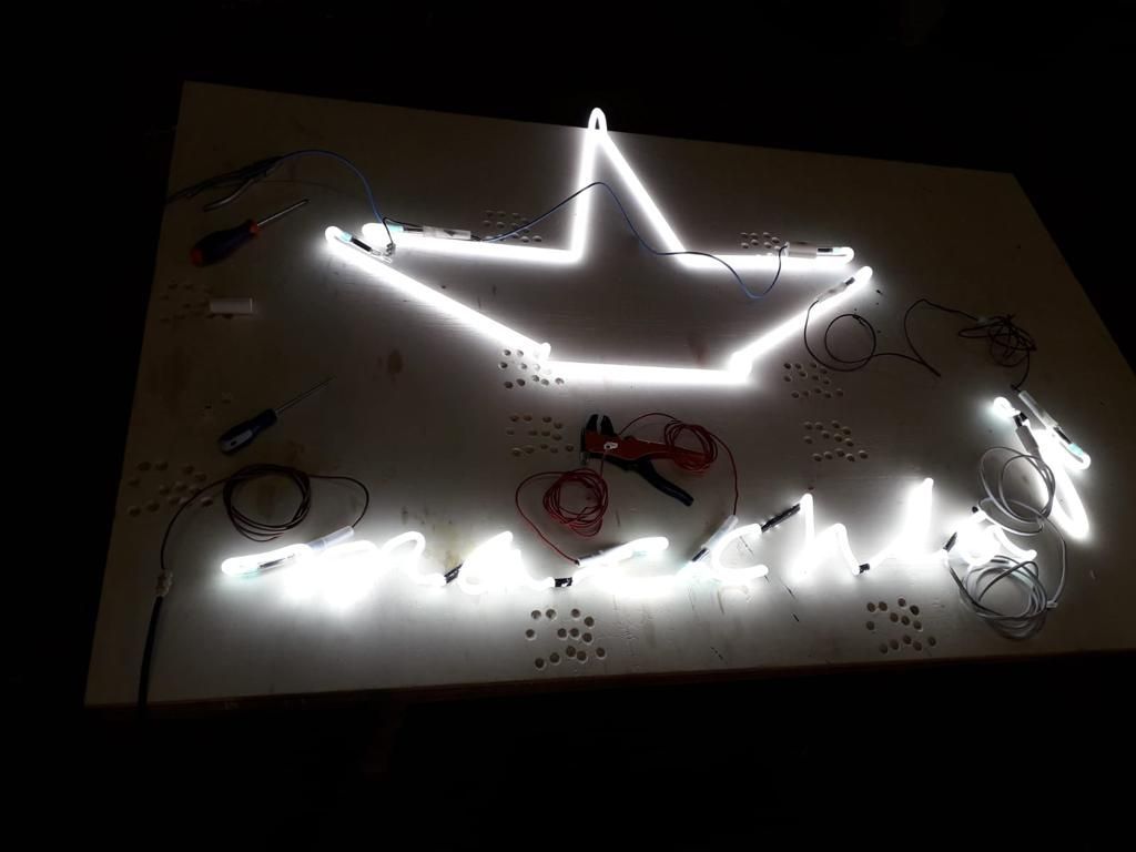 lavorazione insegne al neon 19